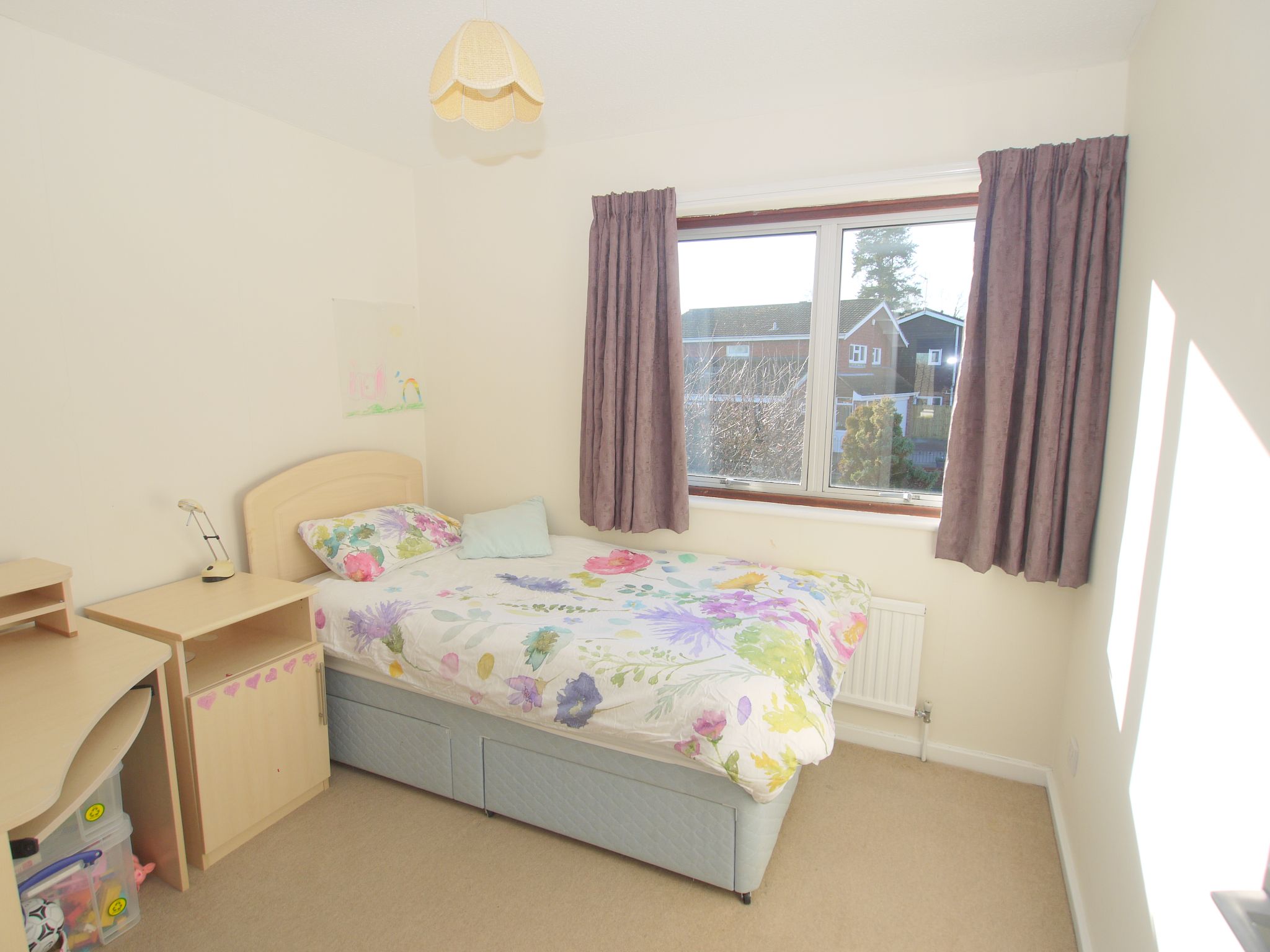 4 bedroom detached house Sold in Sevenoaks - Photograph 4
