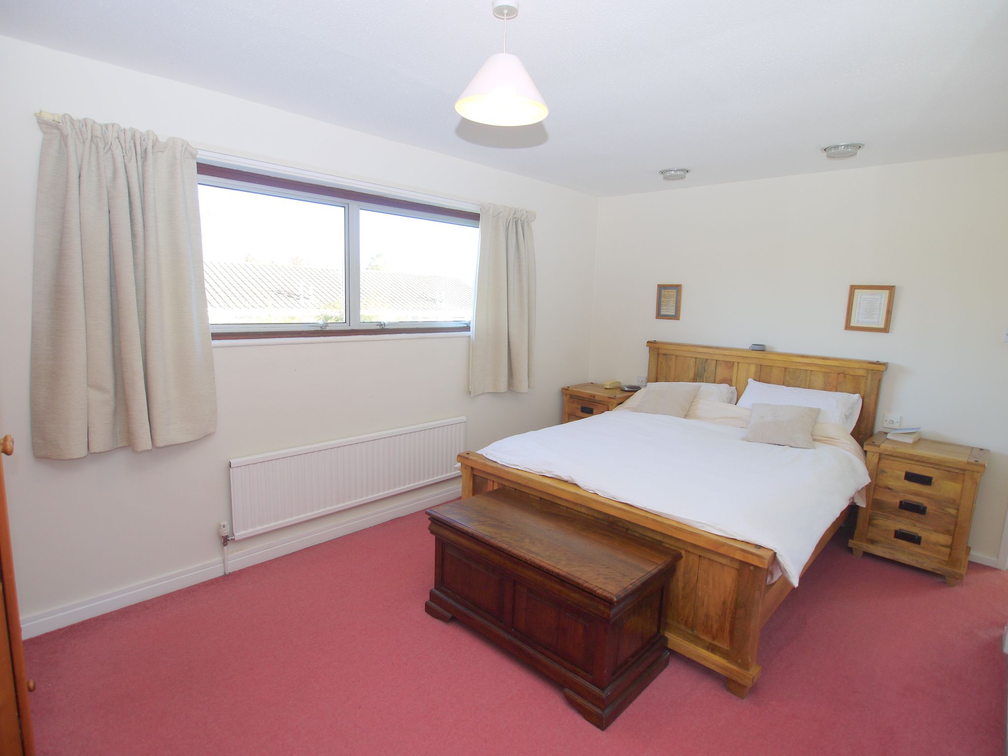 4 bedroom detached house Sold in Sevenoaks - Photograph 10