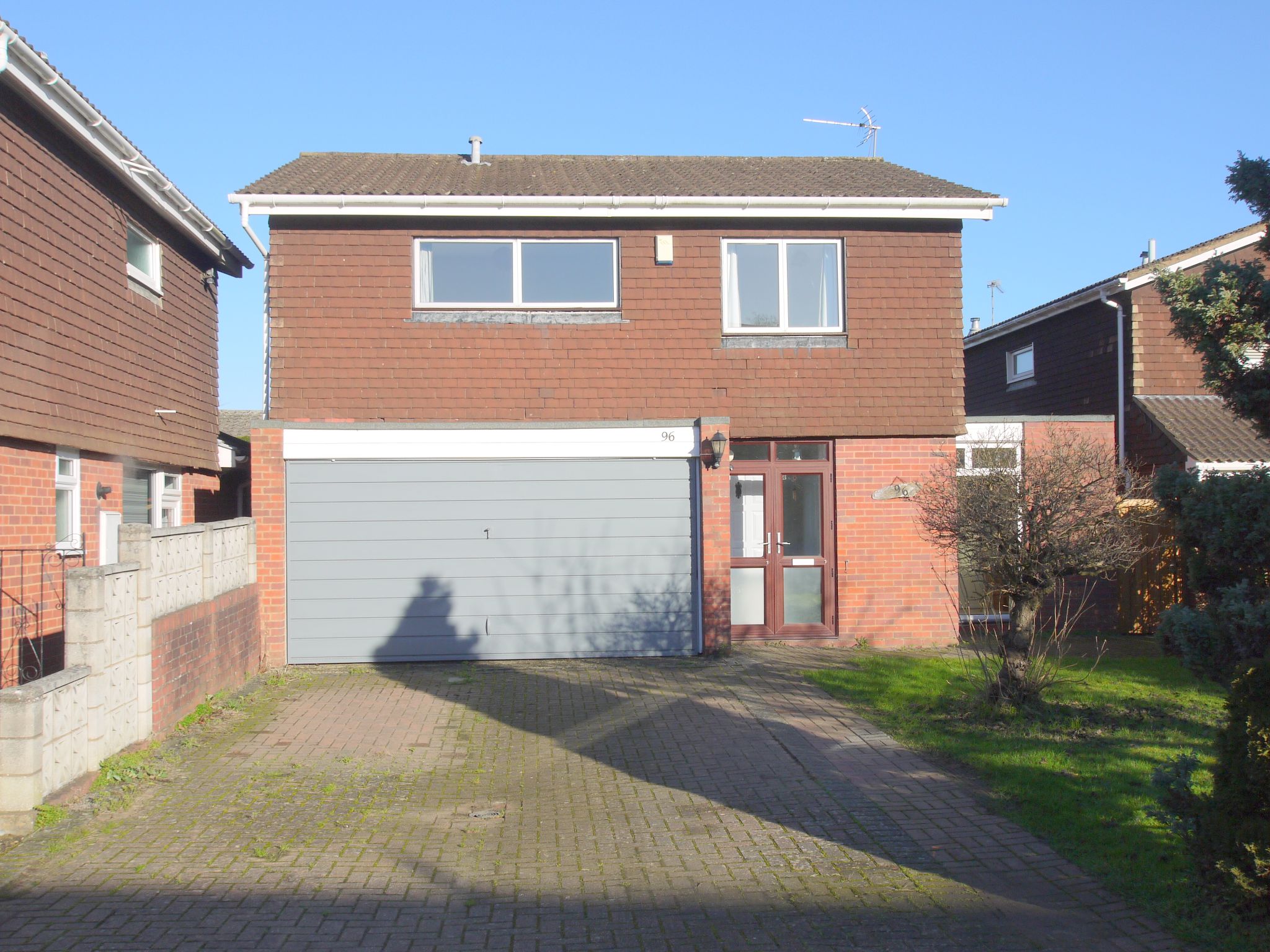 4 bedroom detached house Sold in Sevenoaks - Photograph 1