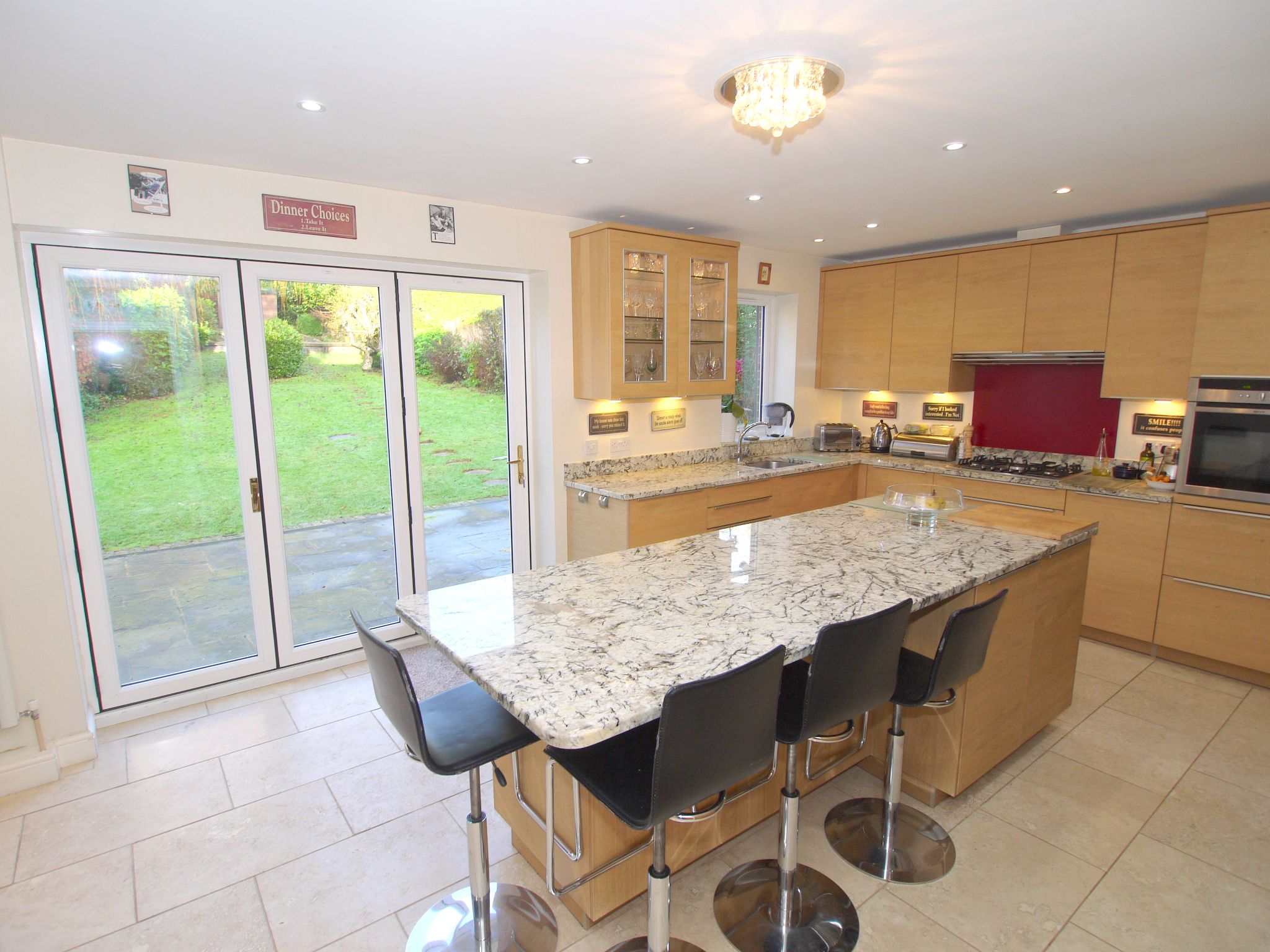 4 bedroom detached house Sold in Sevenoaks - Photograph 5
