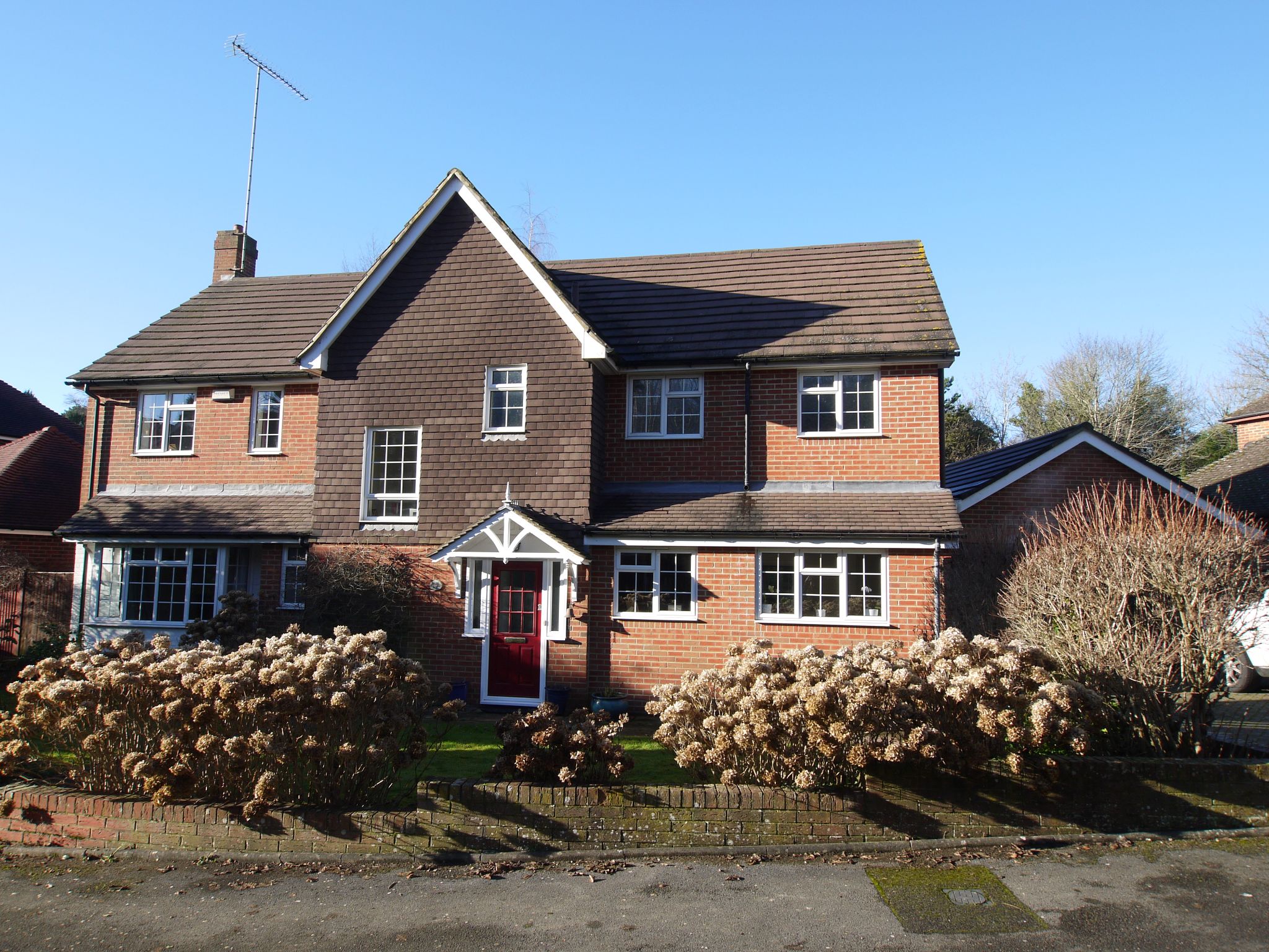 4 bedroom detached house Sold in Sevenoaks - Photograph 1