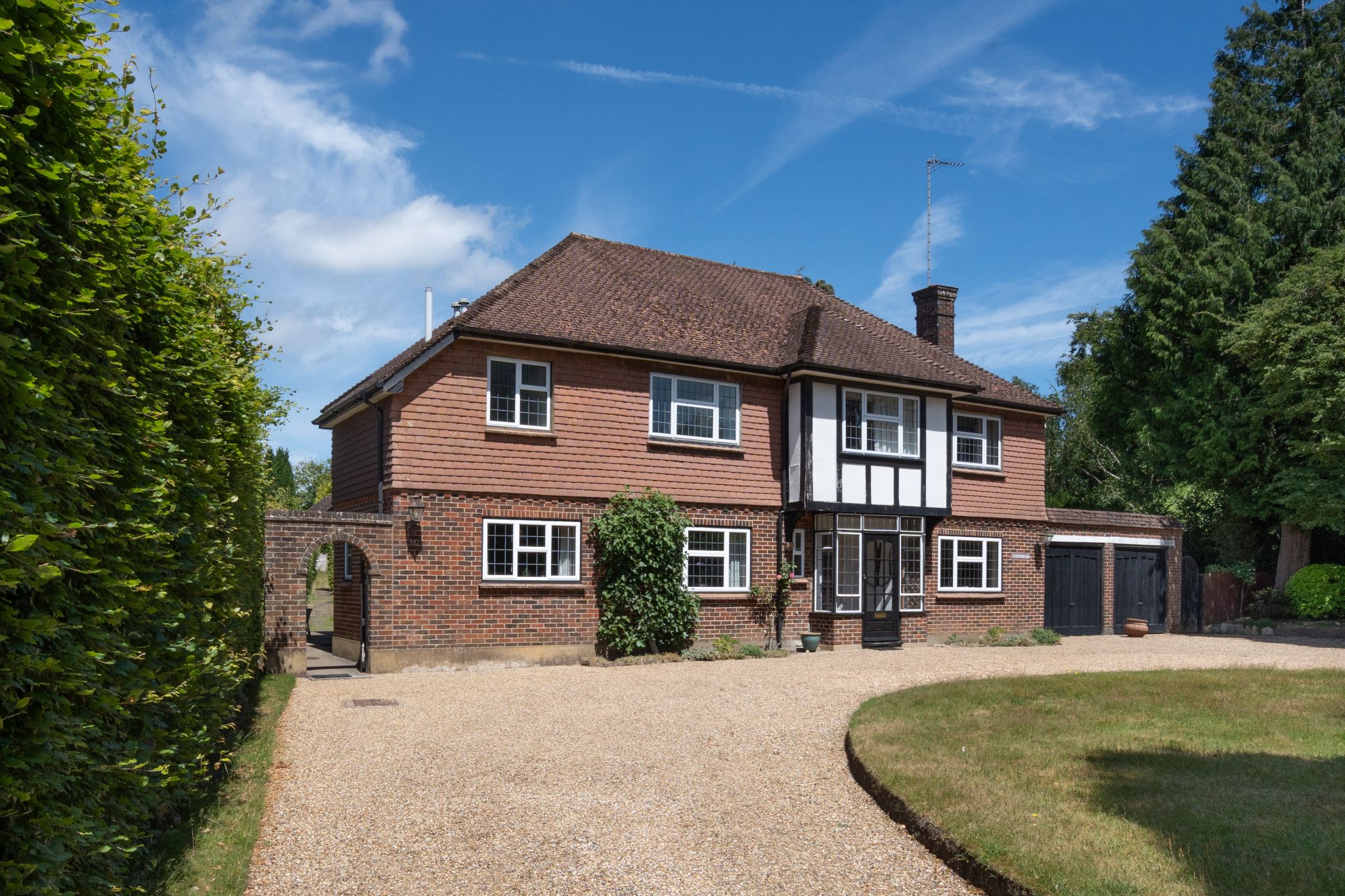 5 bedroom detached house For Sale in Sevenoaks - Photograph 1