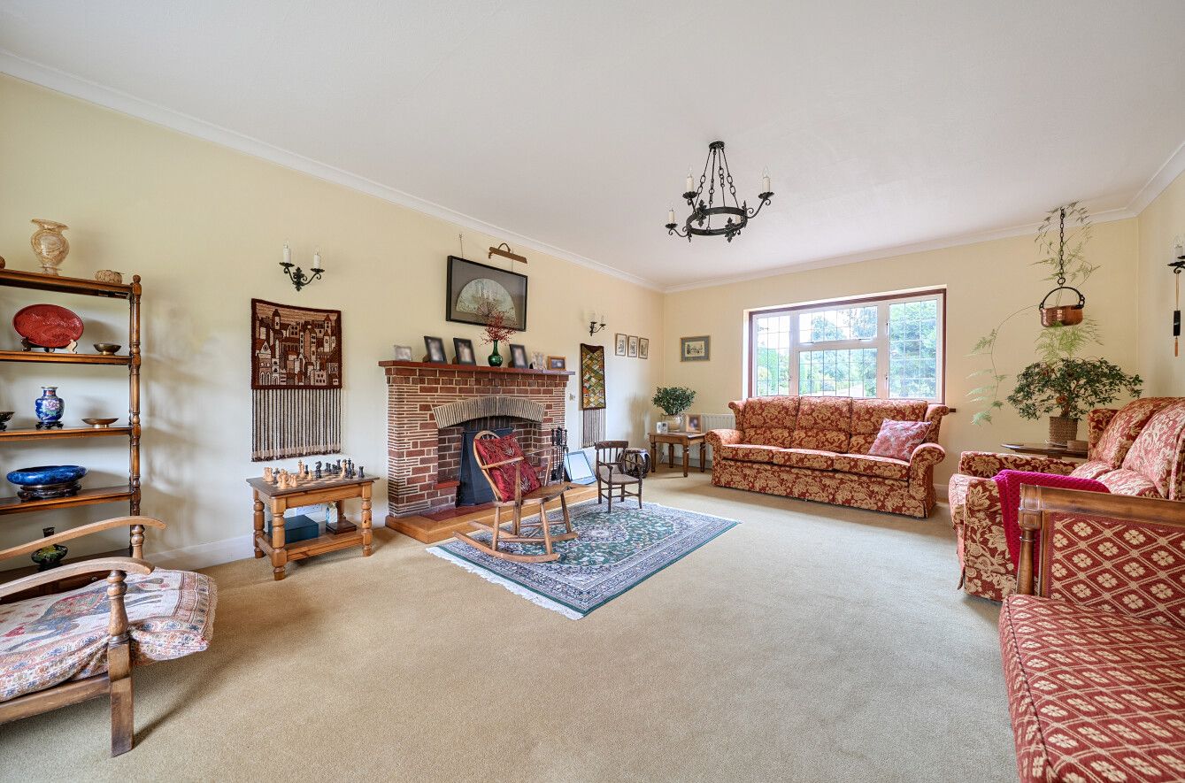 5 bedroom detached house For Sale in Sevenoaks - Photograph 2