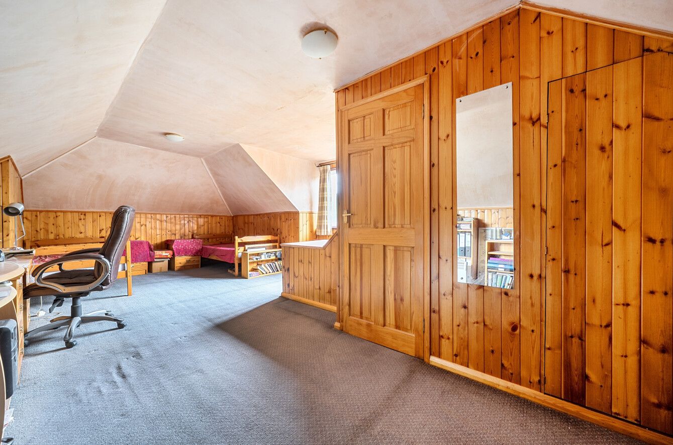 5 bedroom detached house For Sale in Sevenoaks - Photograph 13