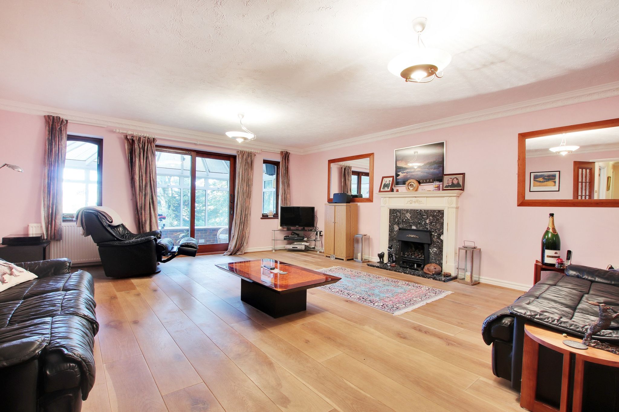 5 bedroom detached house Sold in Sevenoaks - Photograph 7
