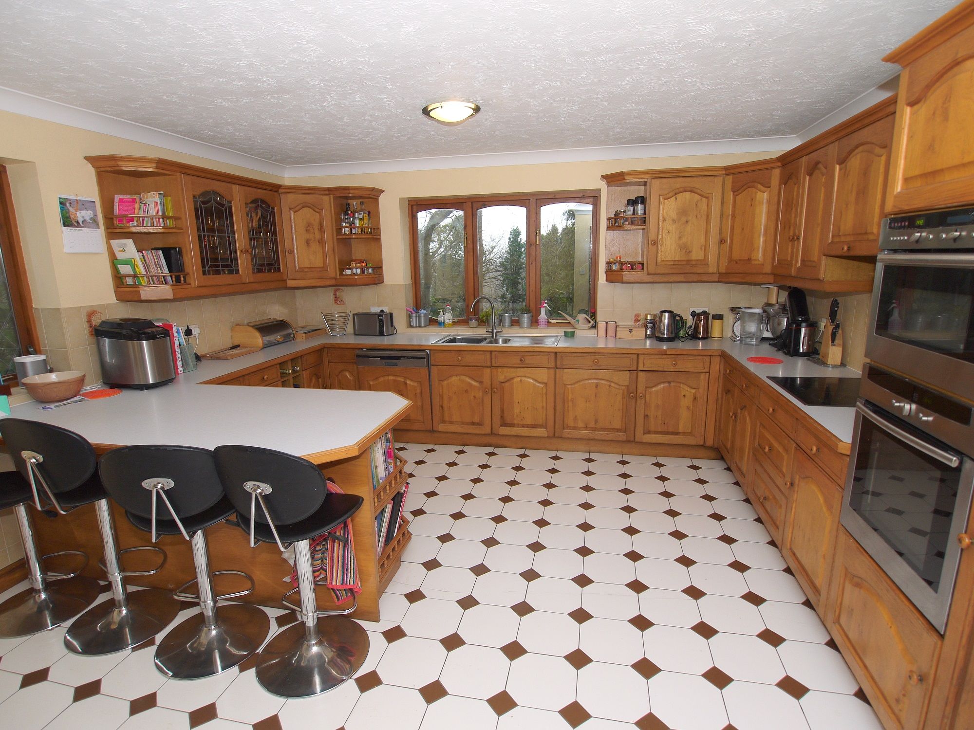 5 bedroom detached house Sold in Sevenoaks - Photograph 4