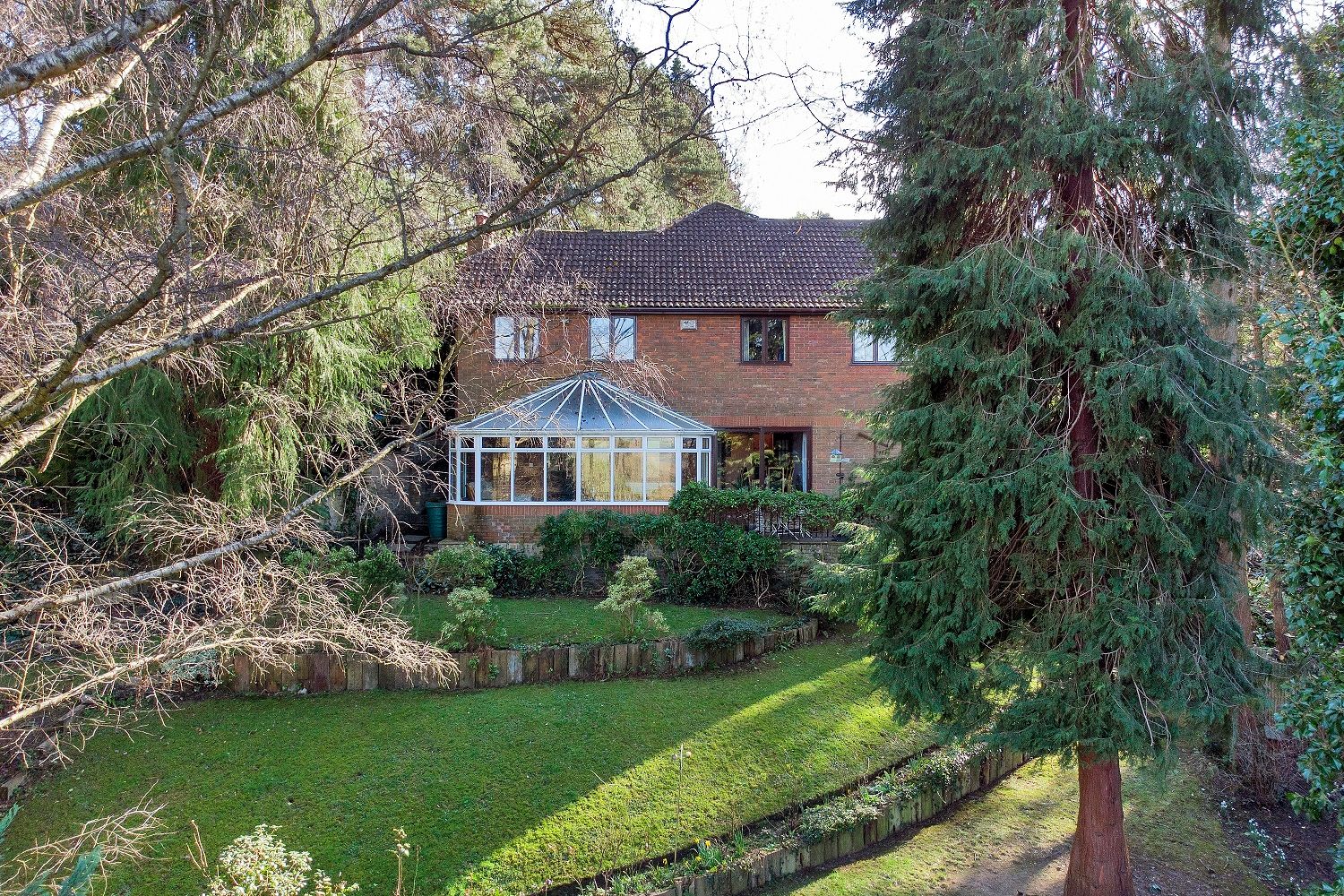 5 bedroom detached house Sold in Sevenoaks - Photograph 1