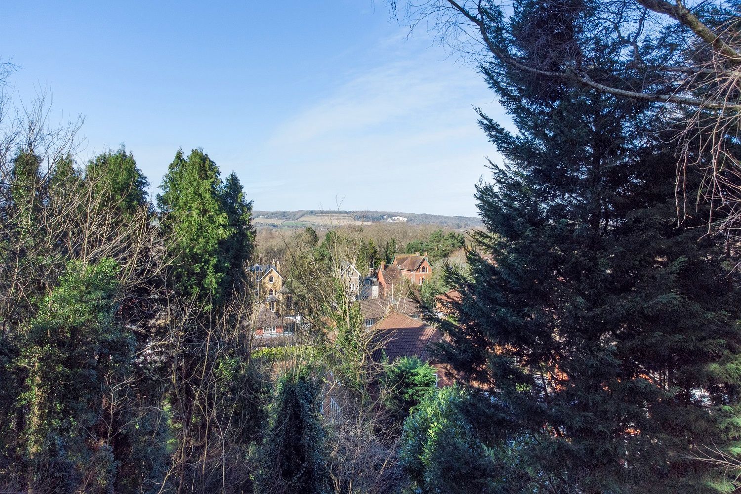 5 bedroom detached house Sold in Sevenoaks - Photograph 14