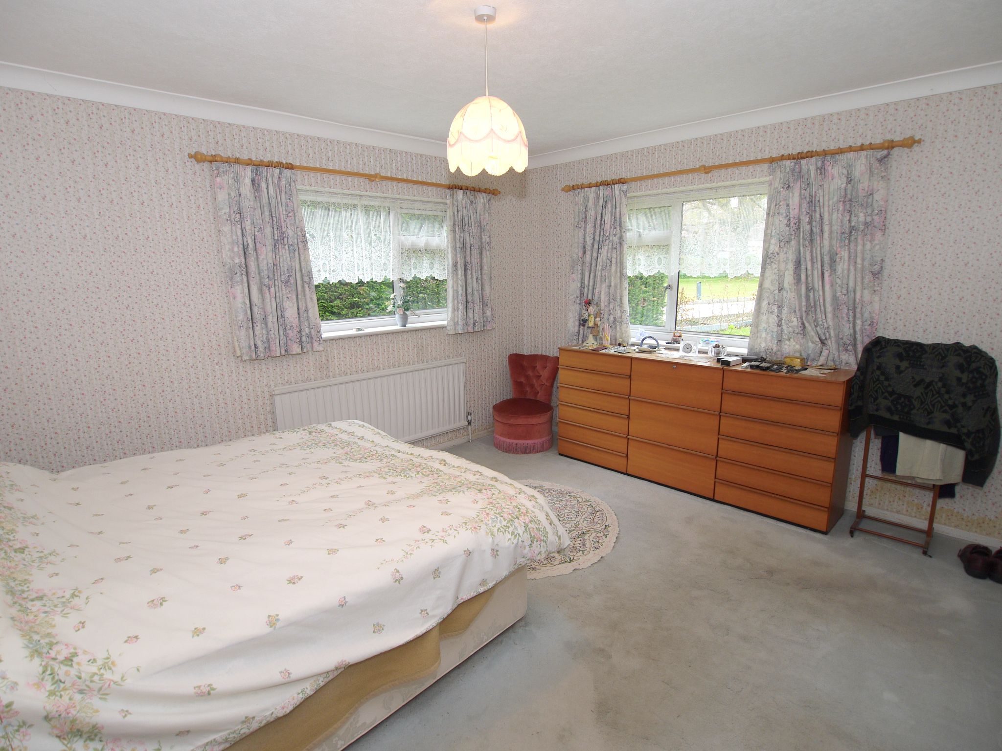 4 bedroom detached house Sold in Sevenoaks - Photograph 3