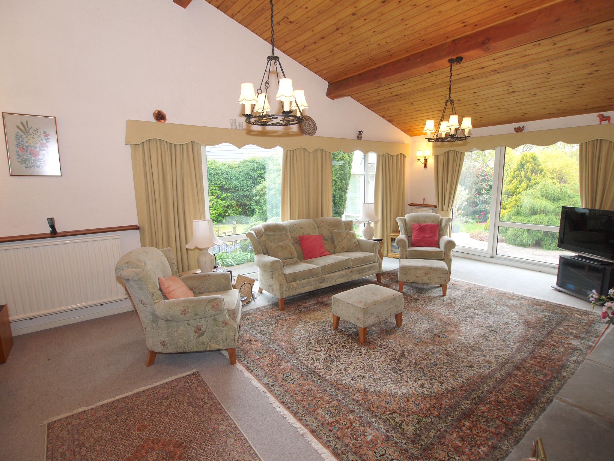 4 bedroom detached house Sold in Sevenoaks - Photograph 5