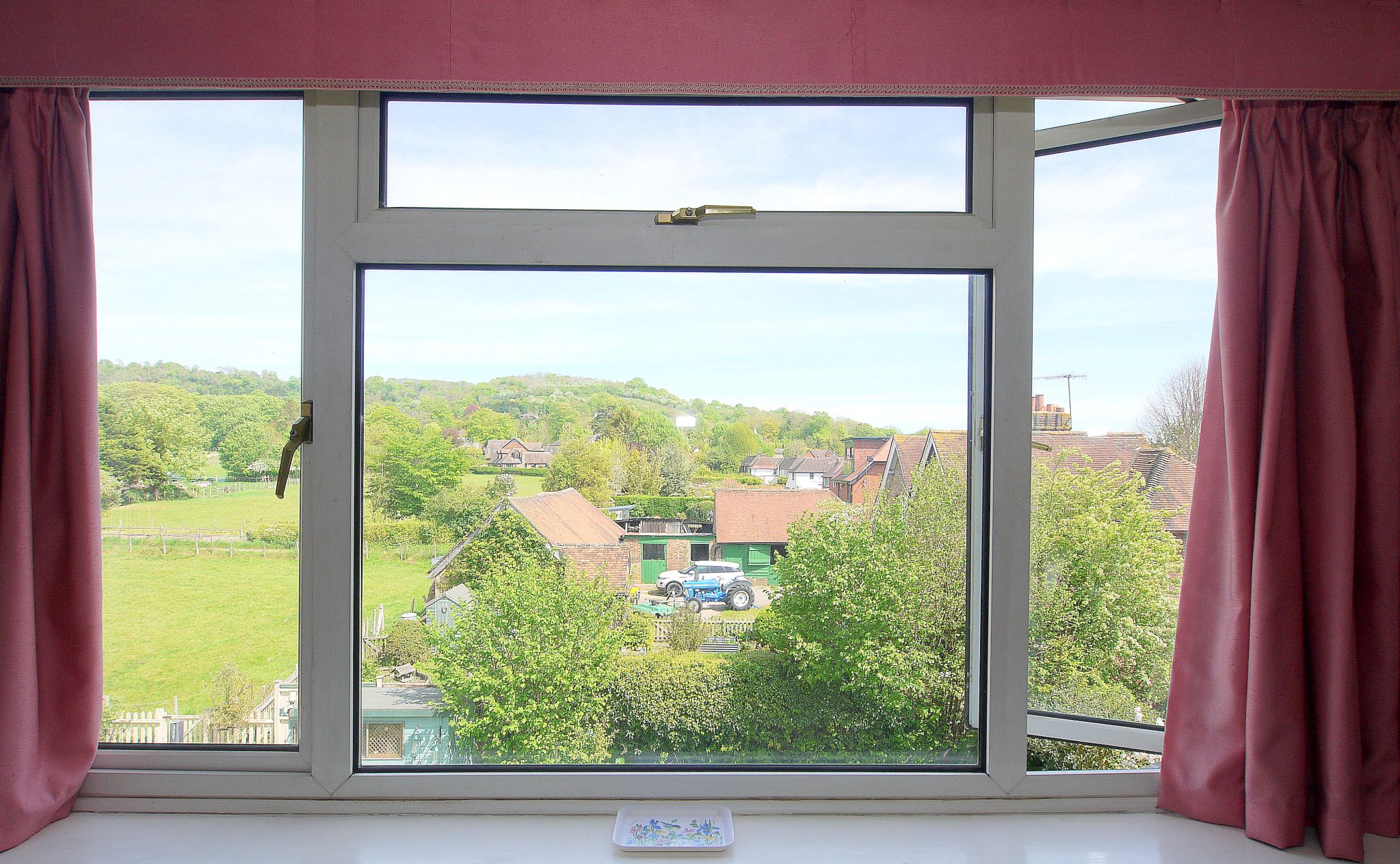 3 bedroom semi-detached house Sold in Sevenoaks - Photograph 11