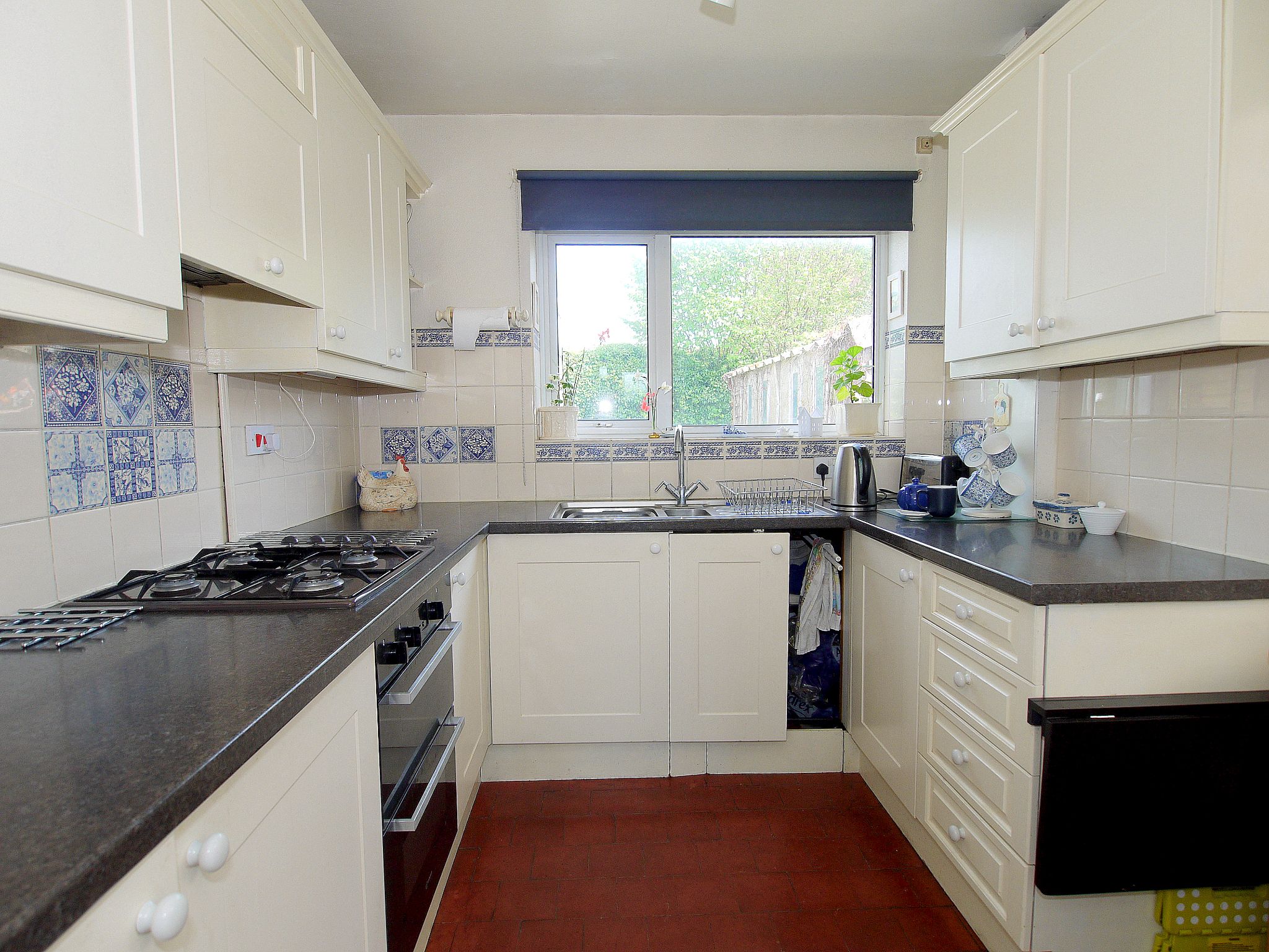 3 bedroom semi-detached house Sold in Sevenoaks - Photograph 5