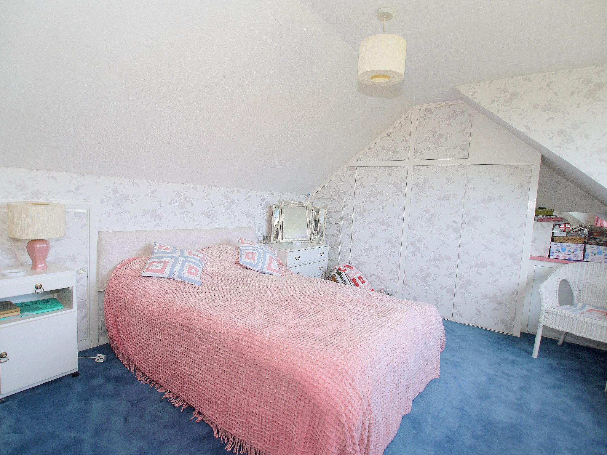 3 bedroom semi-detached house Sold in Sevenoaks - Photograph 10