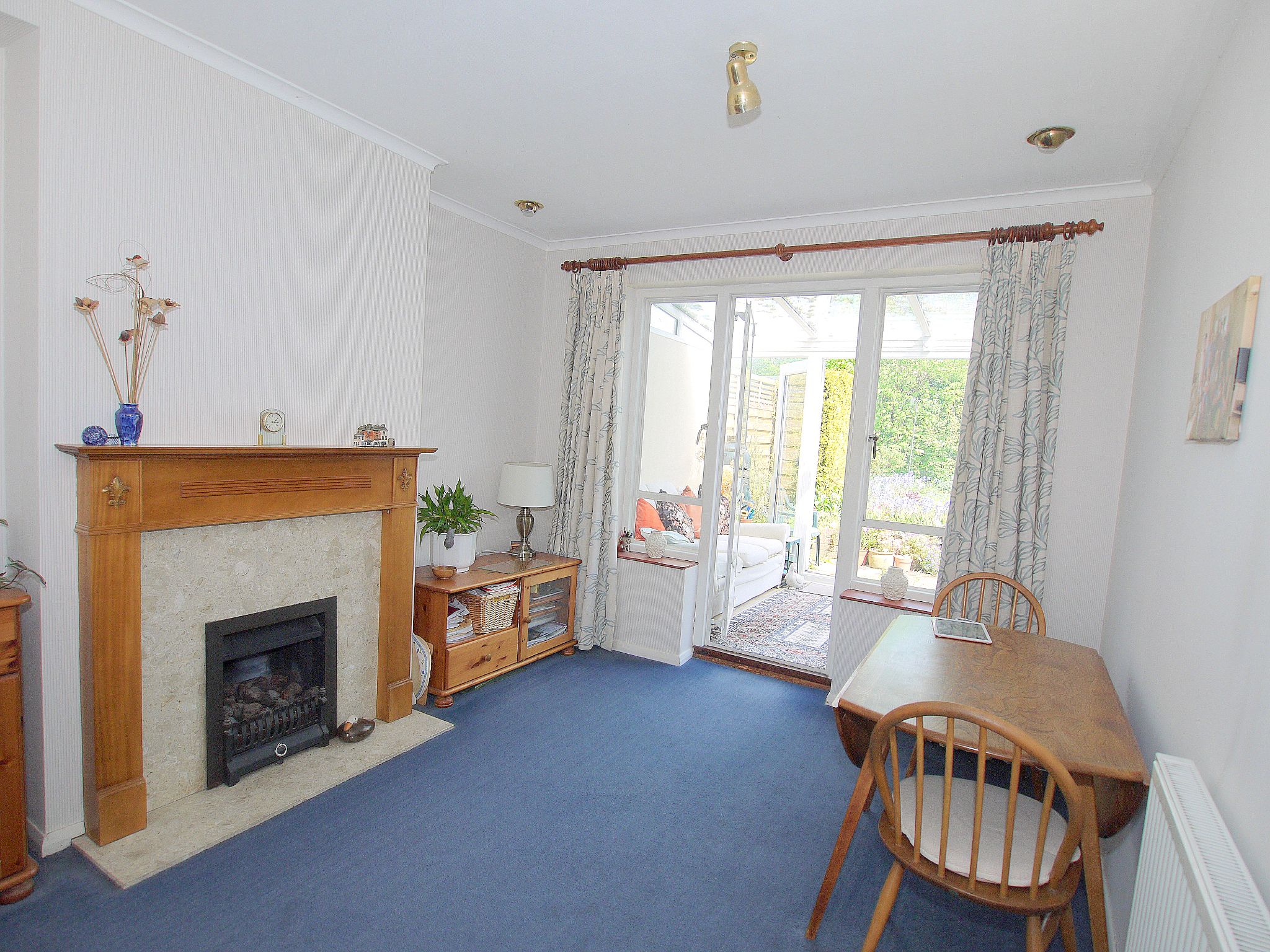 3 bedroom semi-detached house Sold in Sevenoaks - Photograph 3