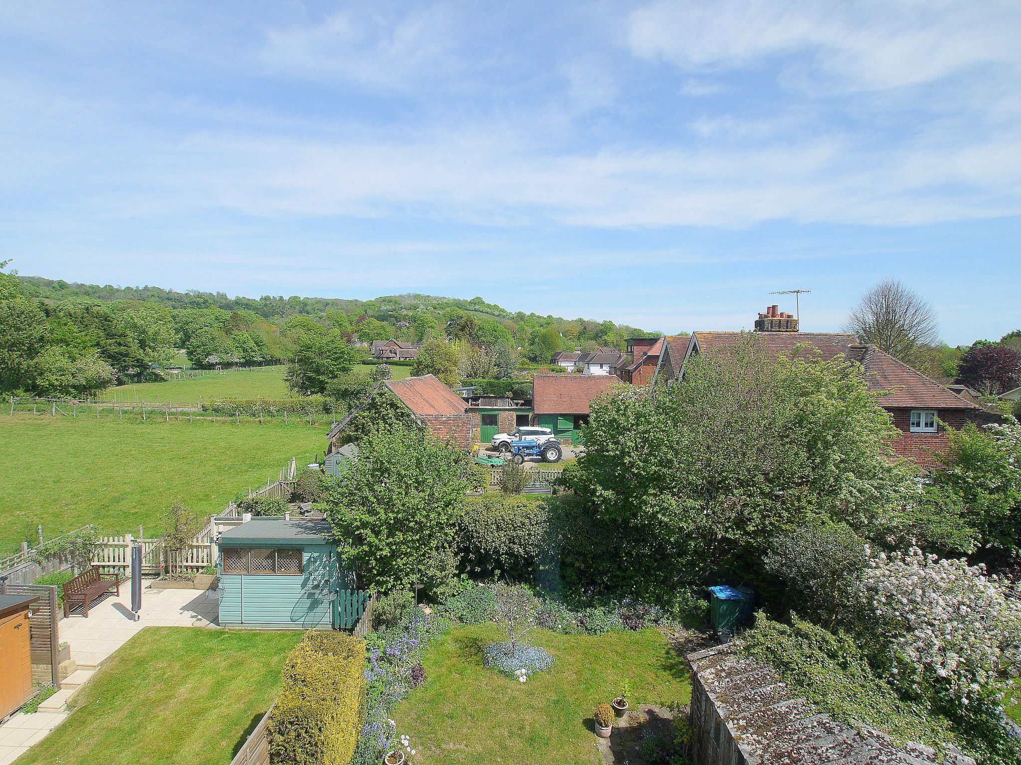 3 bedroom semi-detached house Sold in Sevenoaks - Photograph 7