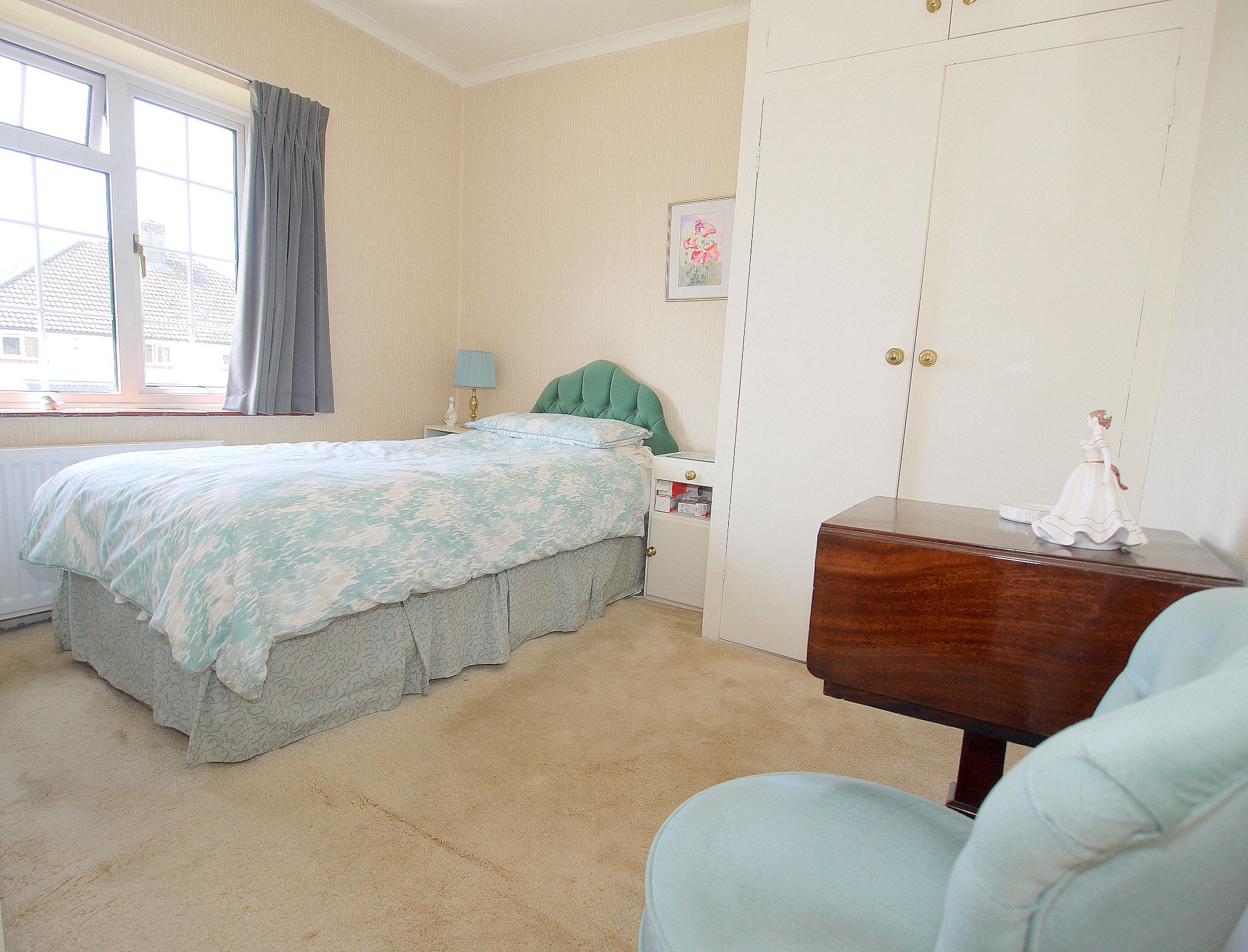 3 bedroom semi-detached house Sold in Sevenoaks - Photograph 8
