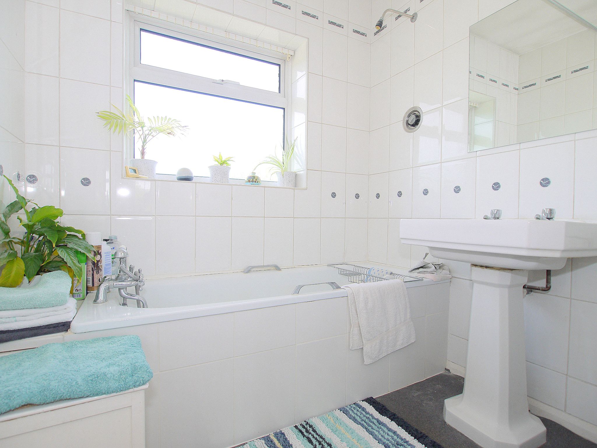 3 bedroom semi-detached house Sold in Sevenoaks - Photograph 12