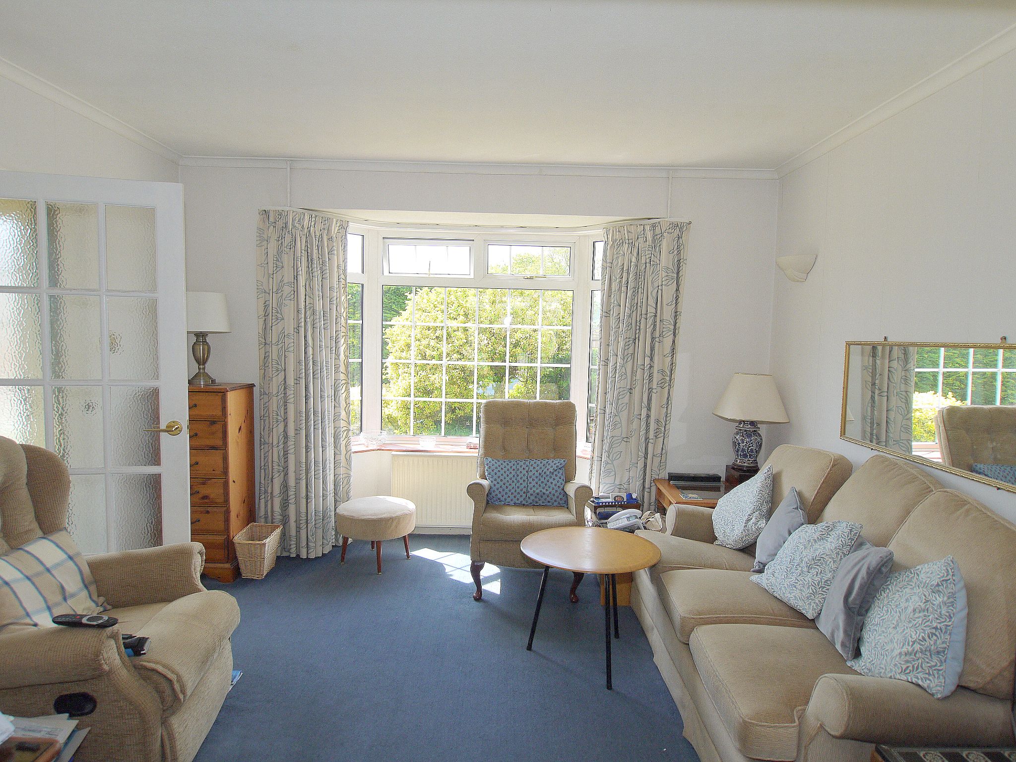 3 bedroom semi-detached house Sold in Sevenoaks - Photograph 2