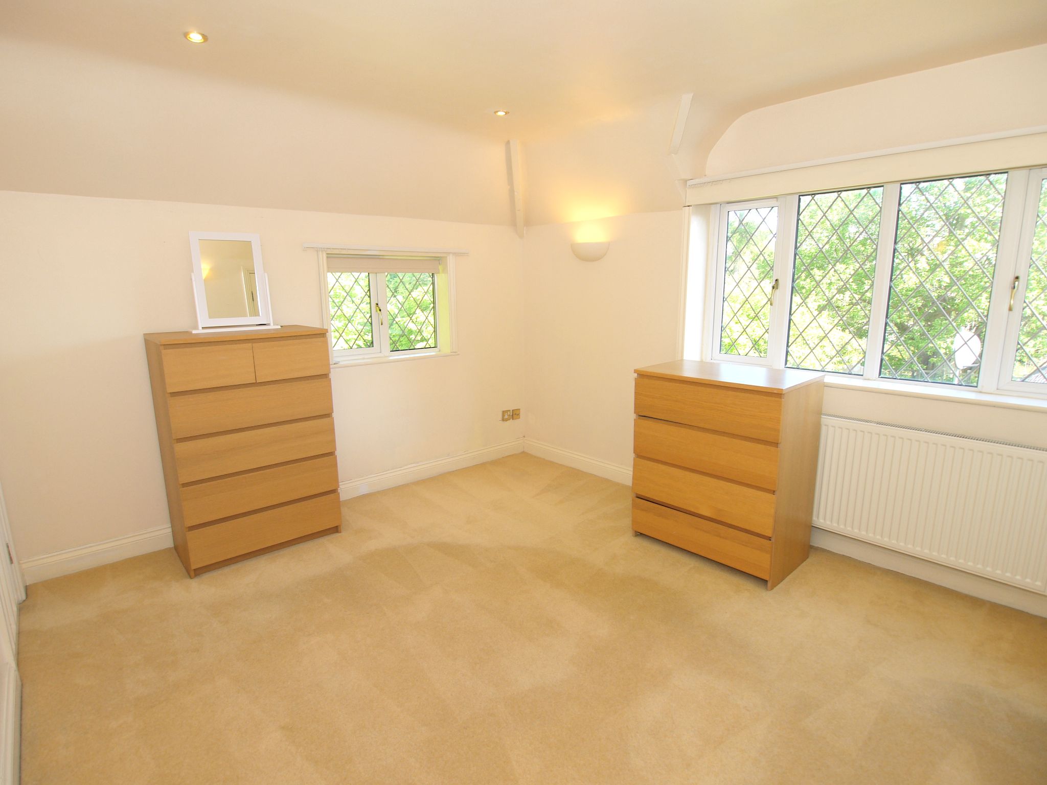 5 bedroom detached house Sold in Sevenoaks - Photograph 19
