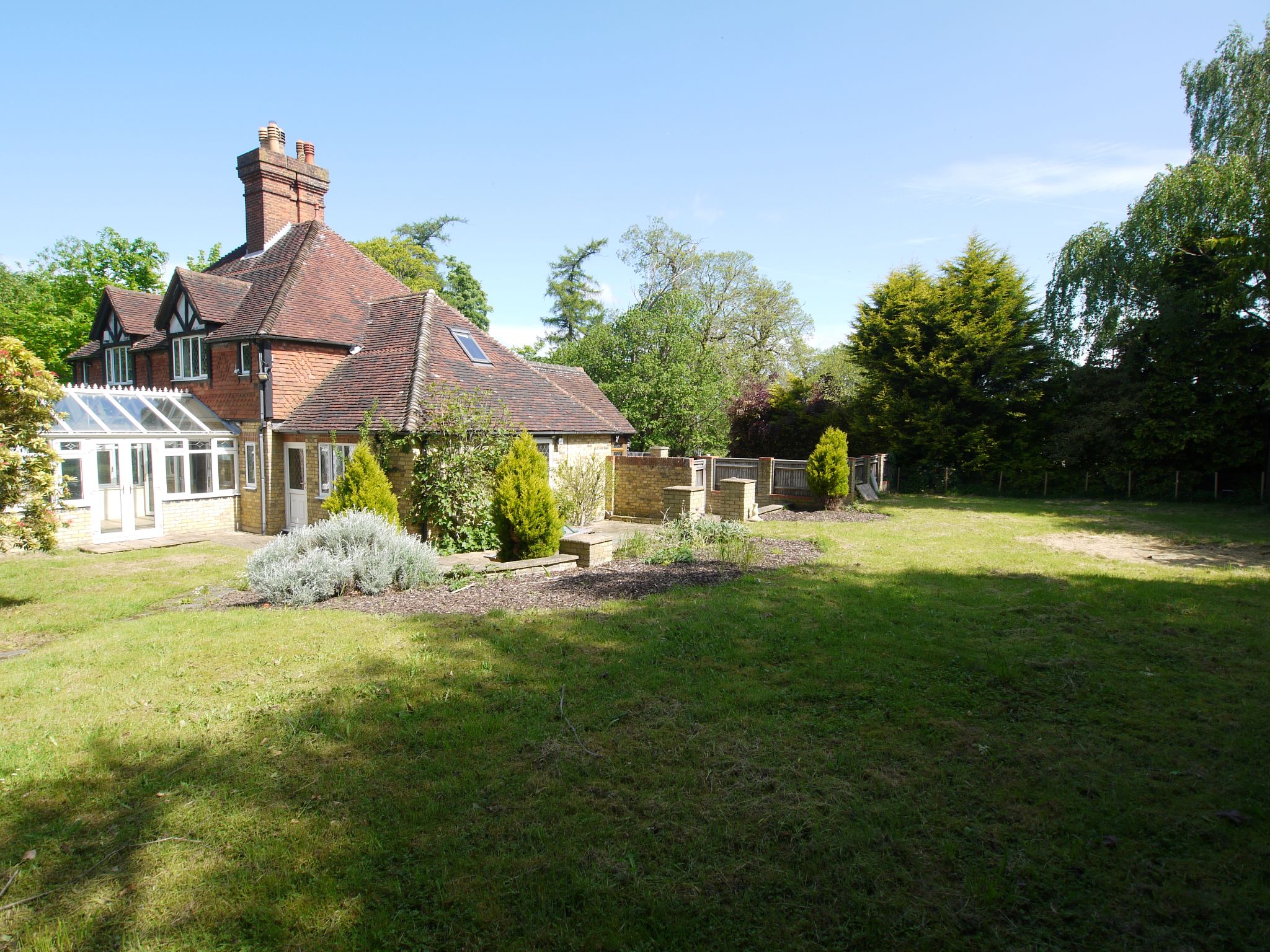 5 bedroom detached house Sold in Sevenoaks - Photograph 5