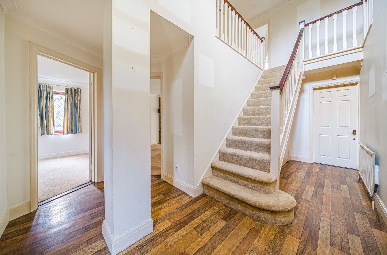 5 bedroom detached house Sold in Sevenoaks - Photograph 11
