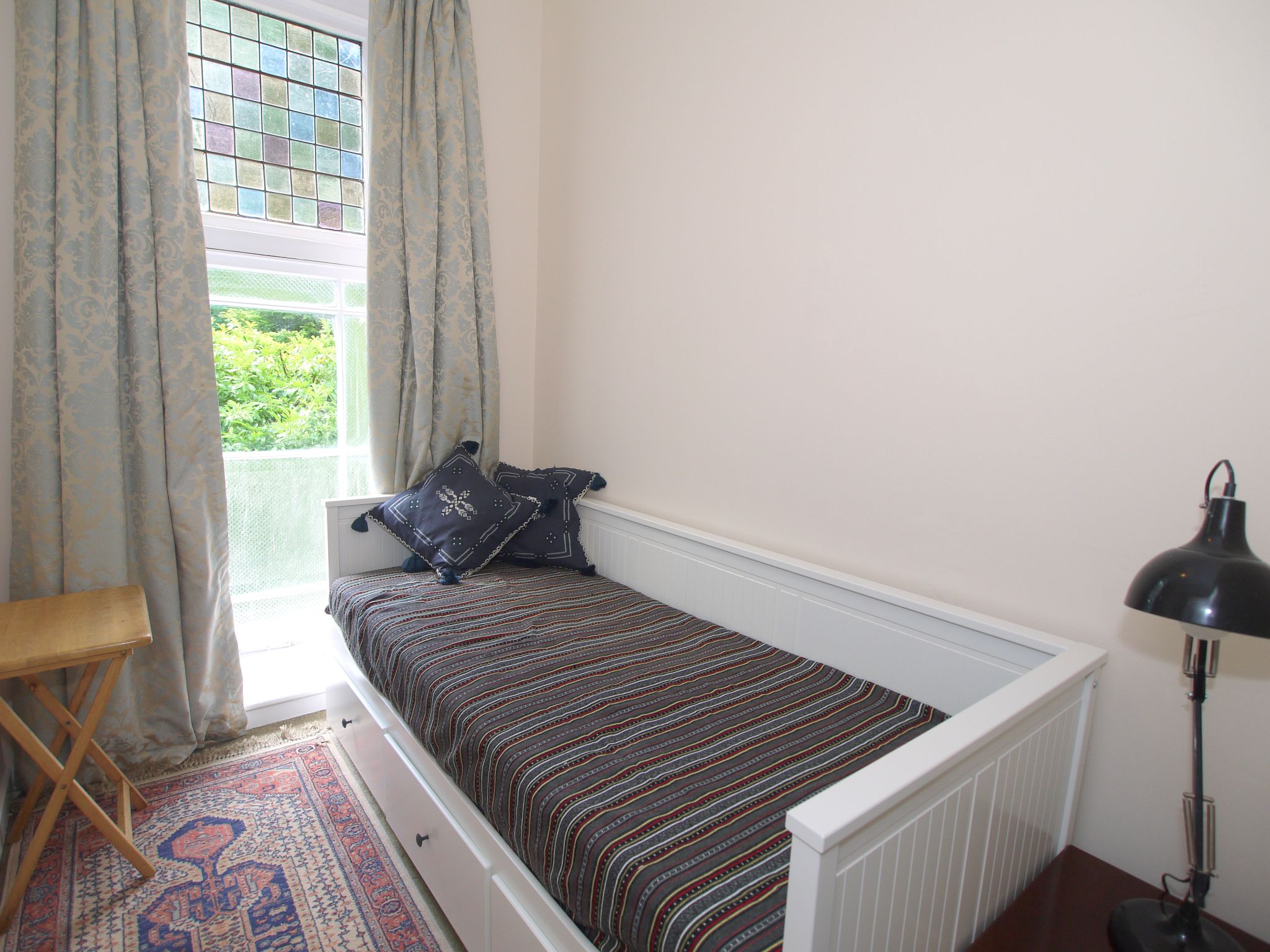 2 bedroom apartment For Sale in Sevenoaks - Photograph 2