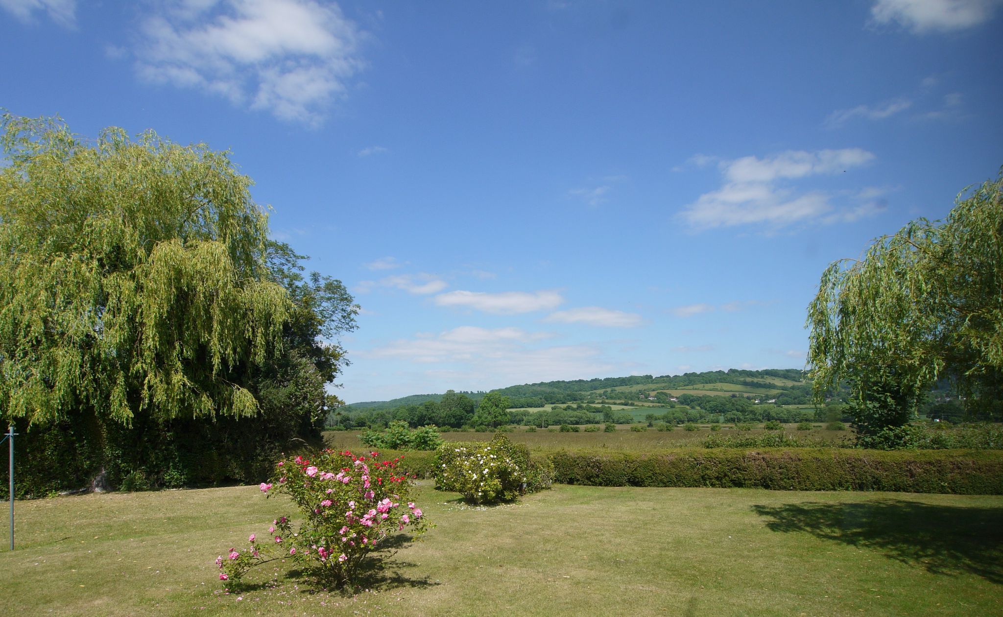 4 bedroom detached bungalow Sold in Sevenoaks - Photograph 2