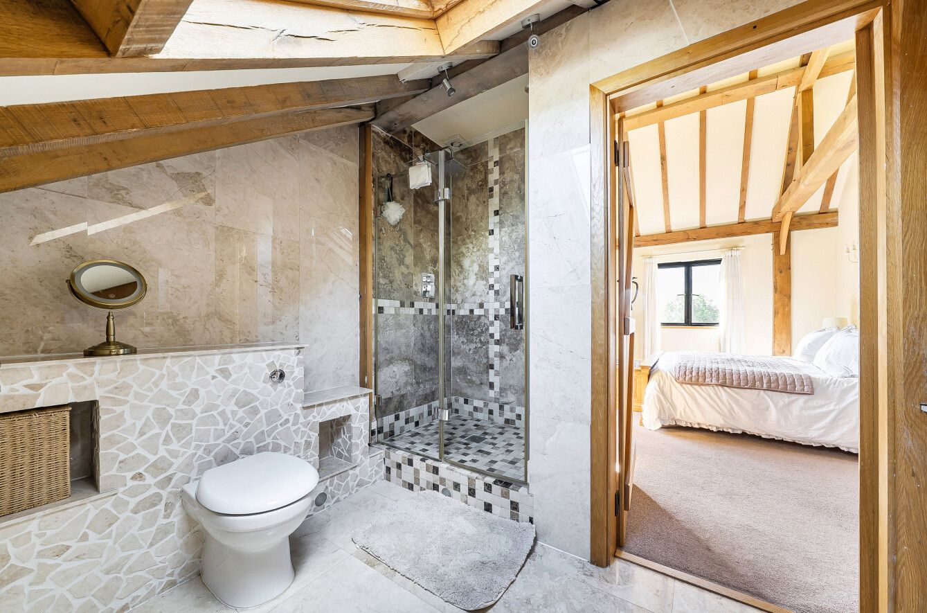 4 bedroom detached house For Sale in Tonbridge - Photograph 10