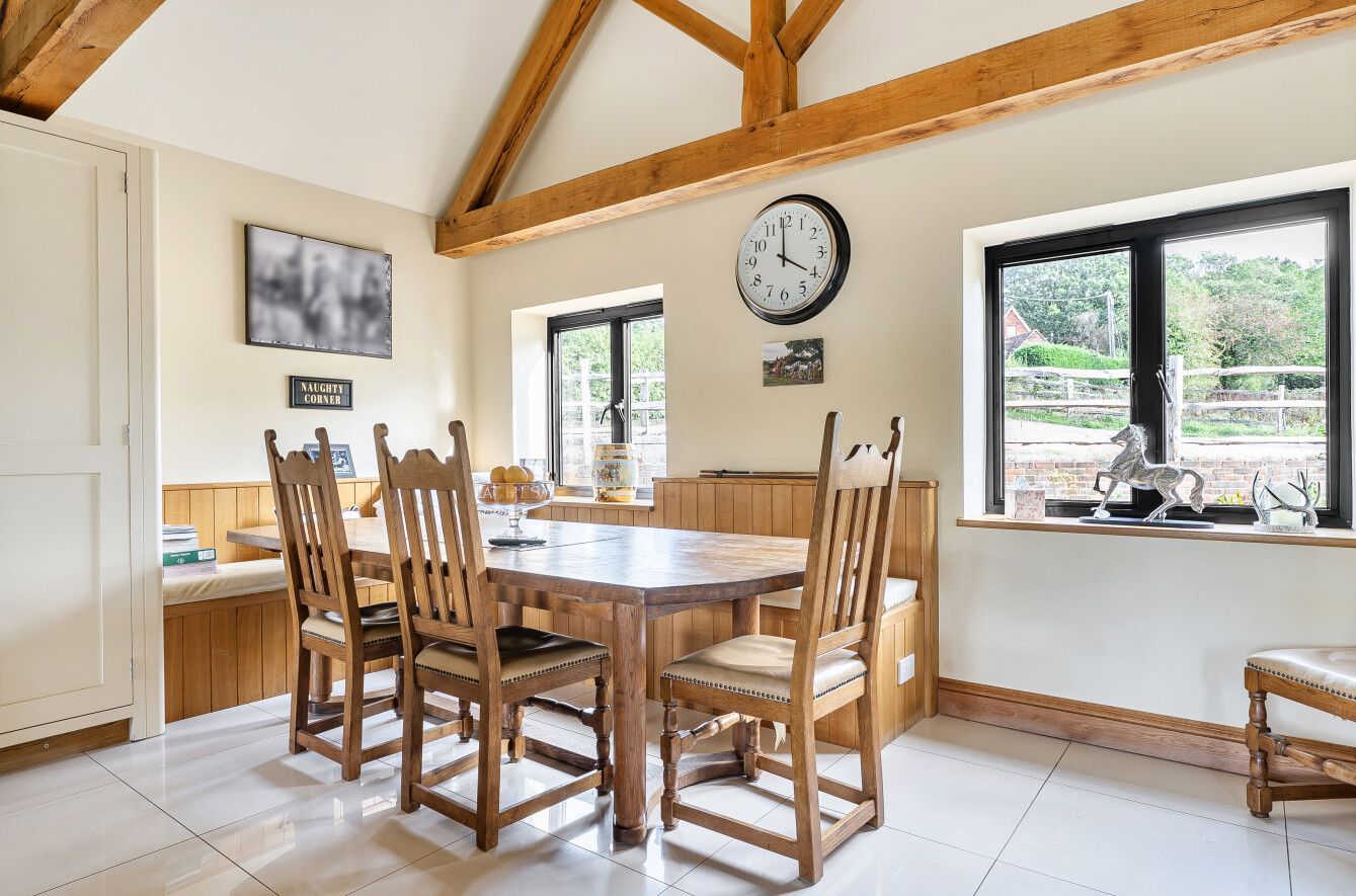 4 bedroom detached house For Sale in Tonbridge - Photograph 6