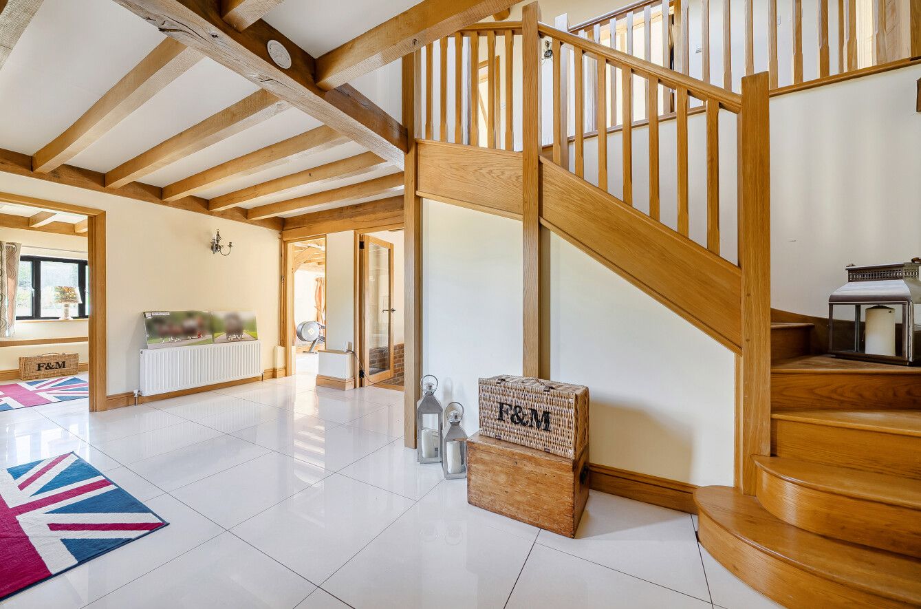 4 bedroom detached house For Sale in Tonbridge - Photograph 4