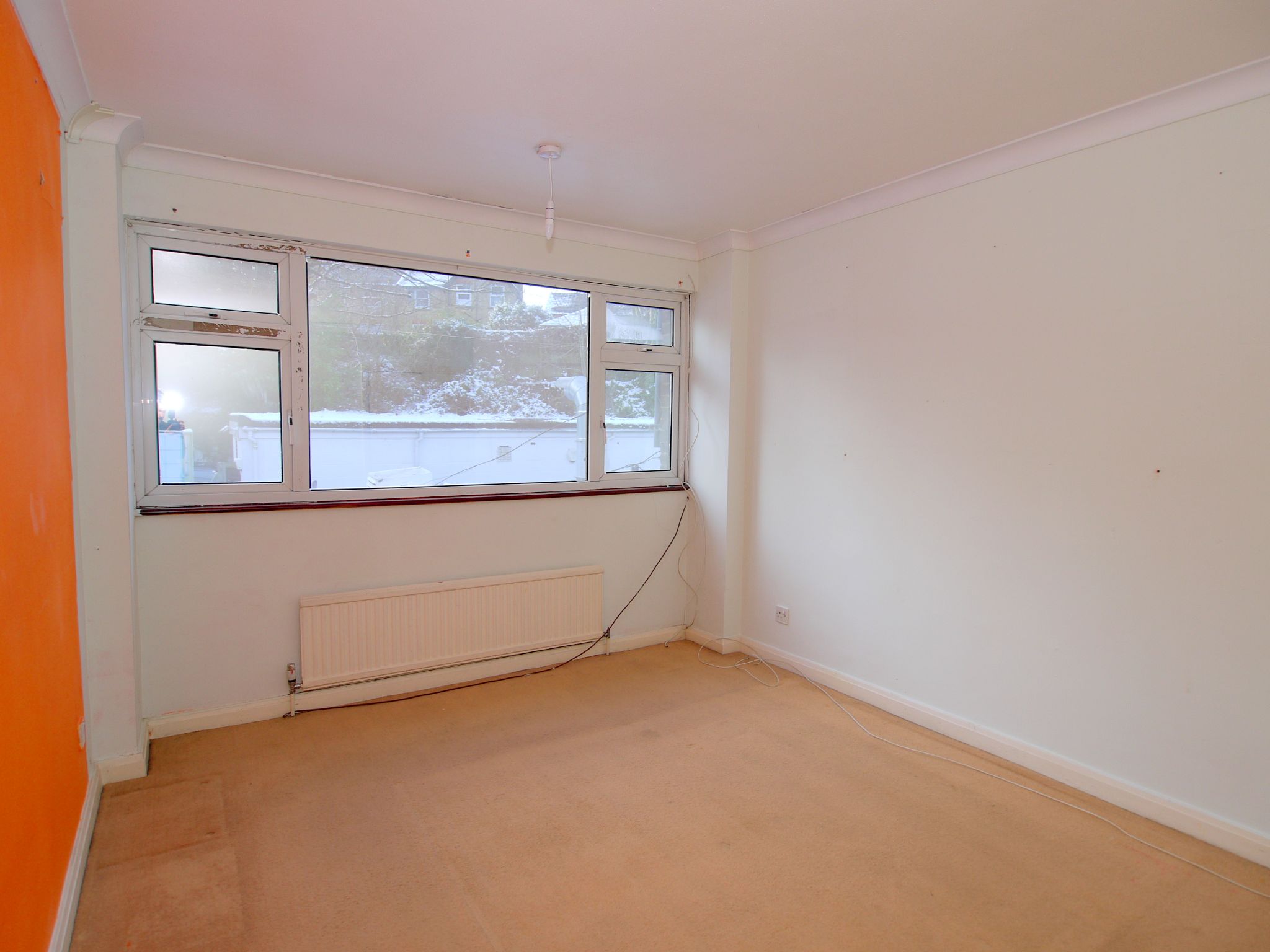 3 bedroom apartment Sold in Sevenoaks - Photograph 3
