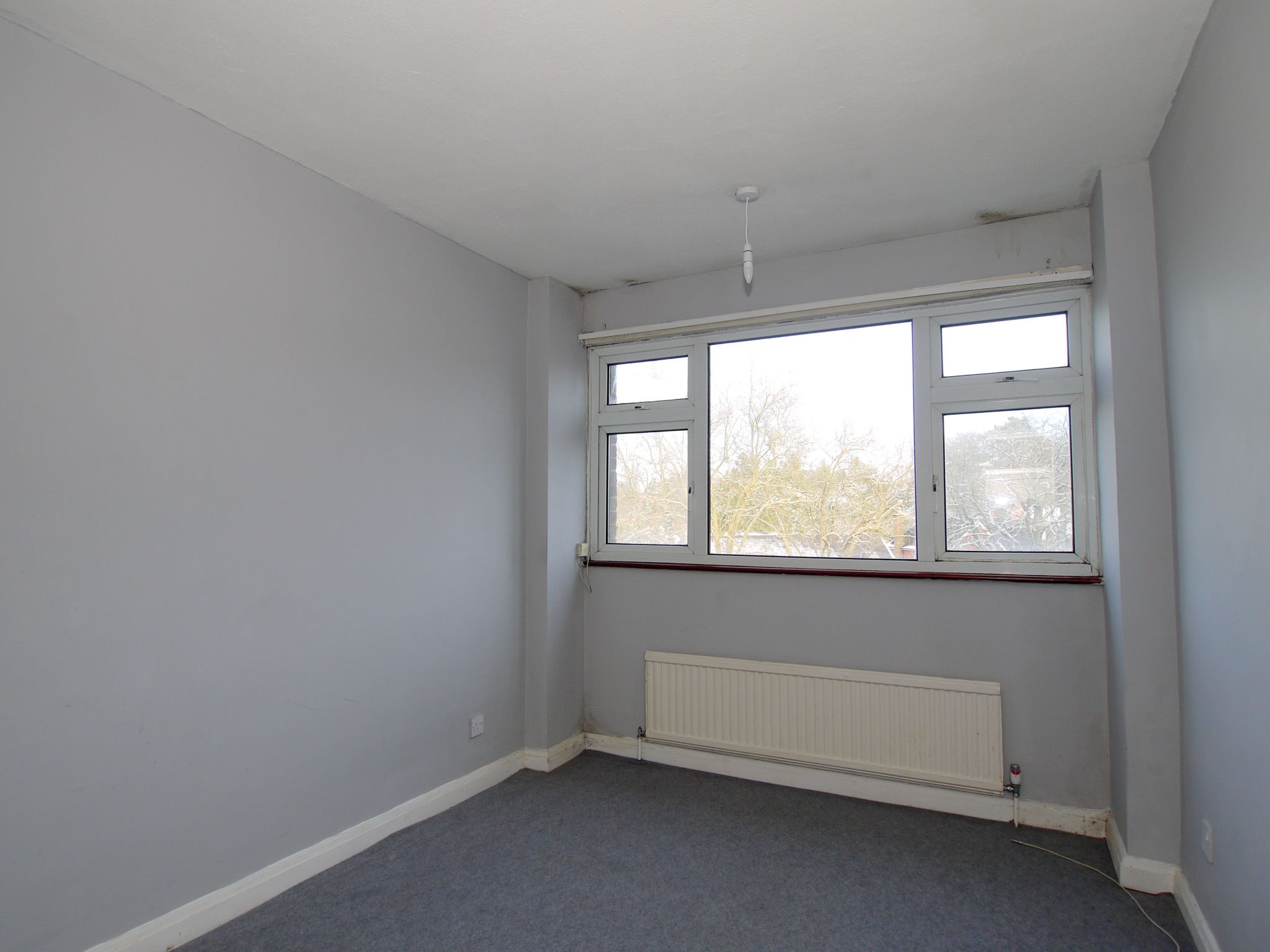 3 bedroom apartment Sold in Sevenoaks - Photograph 4