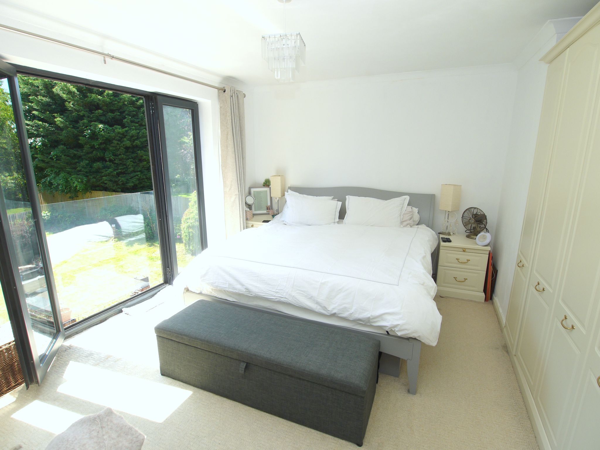 5 bedroom semi-detached house For Sale in Sevenoaks - Photograph 4