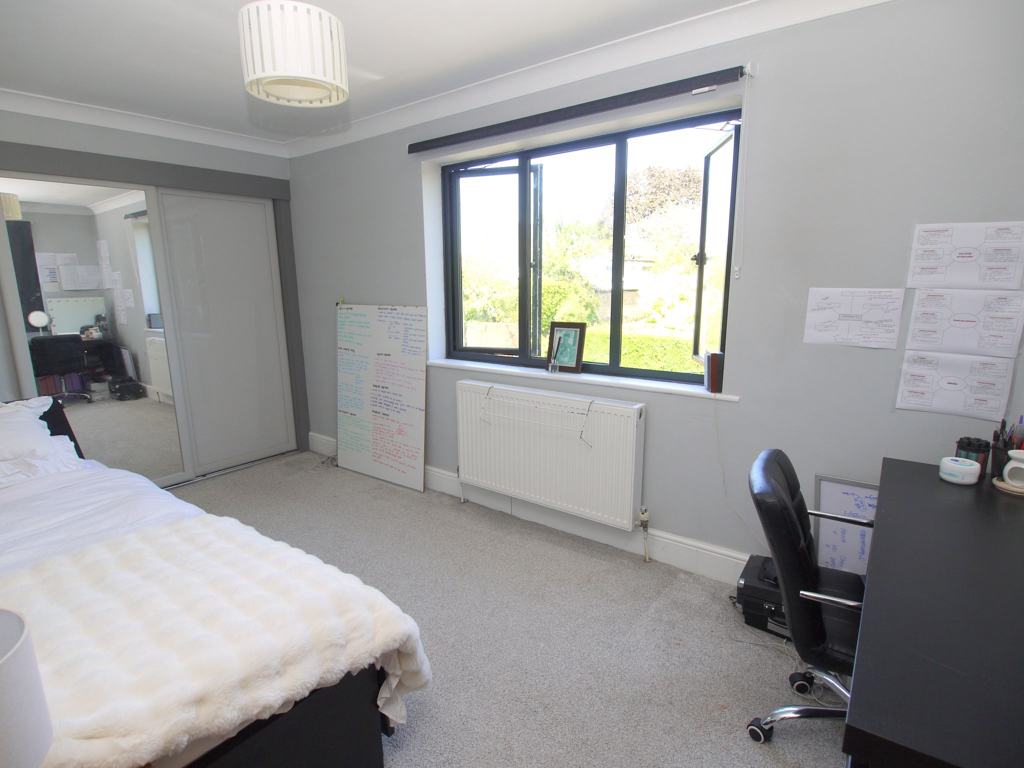 5 bedroom semi-detached house For Sale in Sevenoaks - Photograph 5