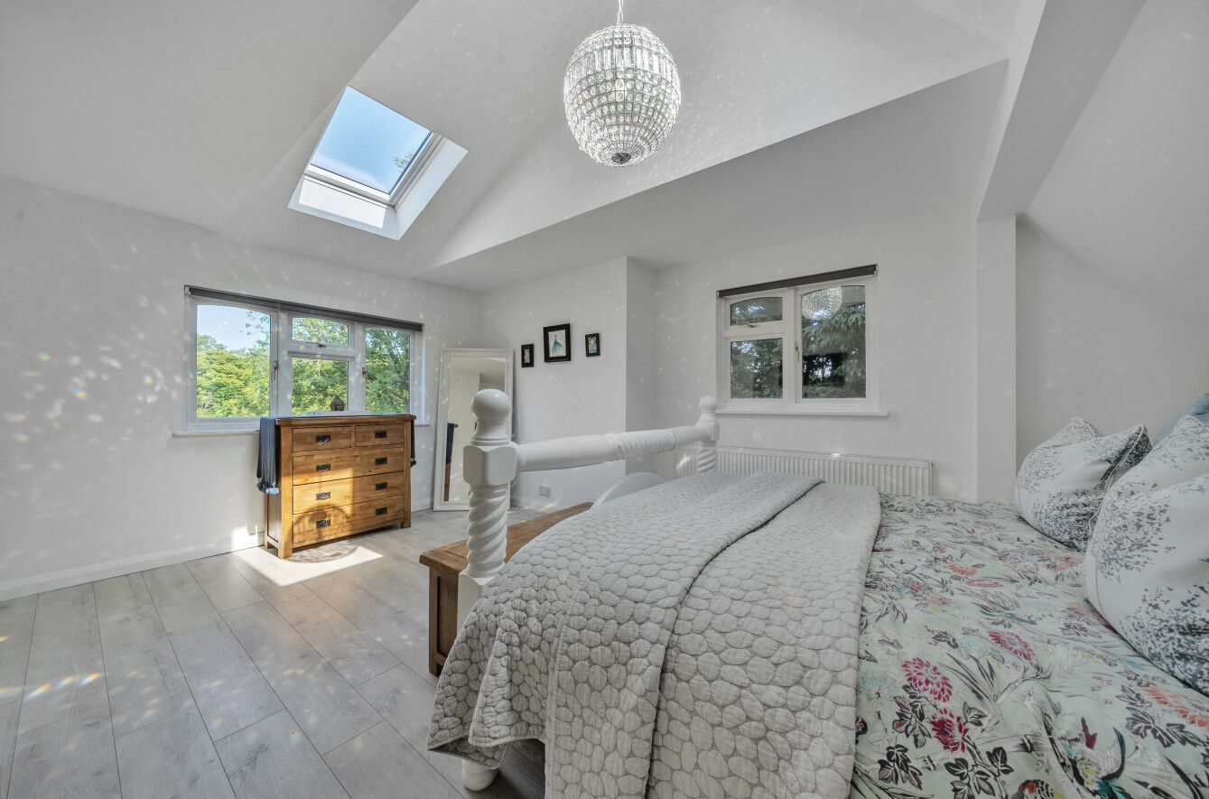 5 bedroom detached house Sold in Knockholt - Photograph 11