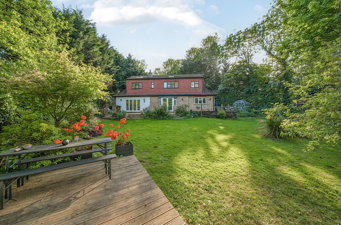 5 bedroom detached house Sold in Knockholt - Photograph 2