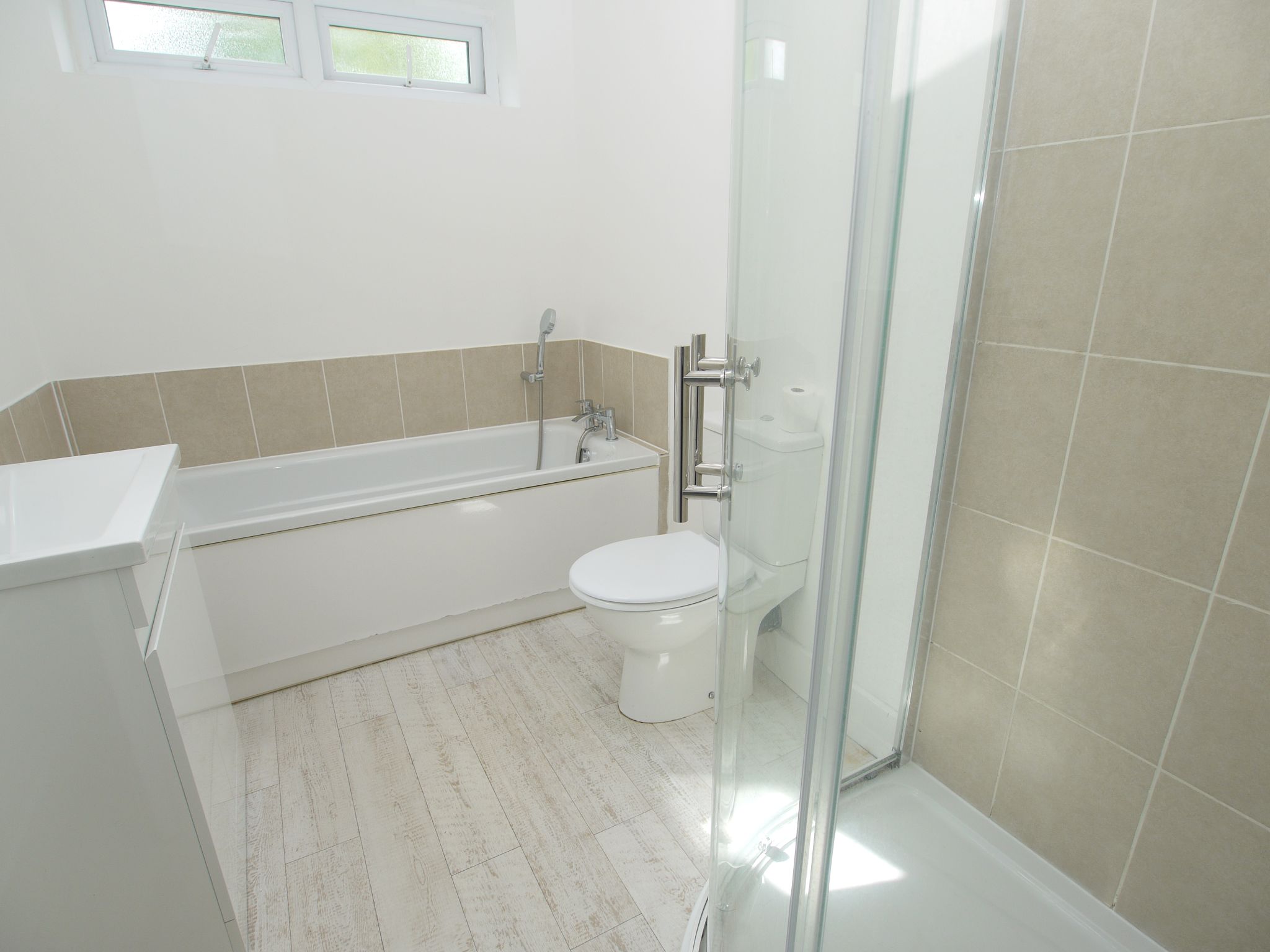 3 bedroom semi-detached house For Sale in Sevenoaks - Photograph 6