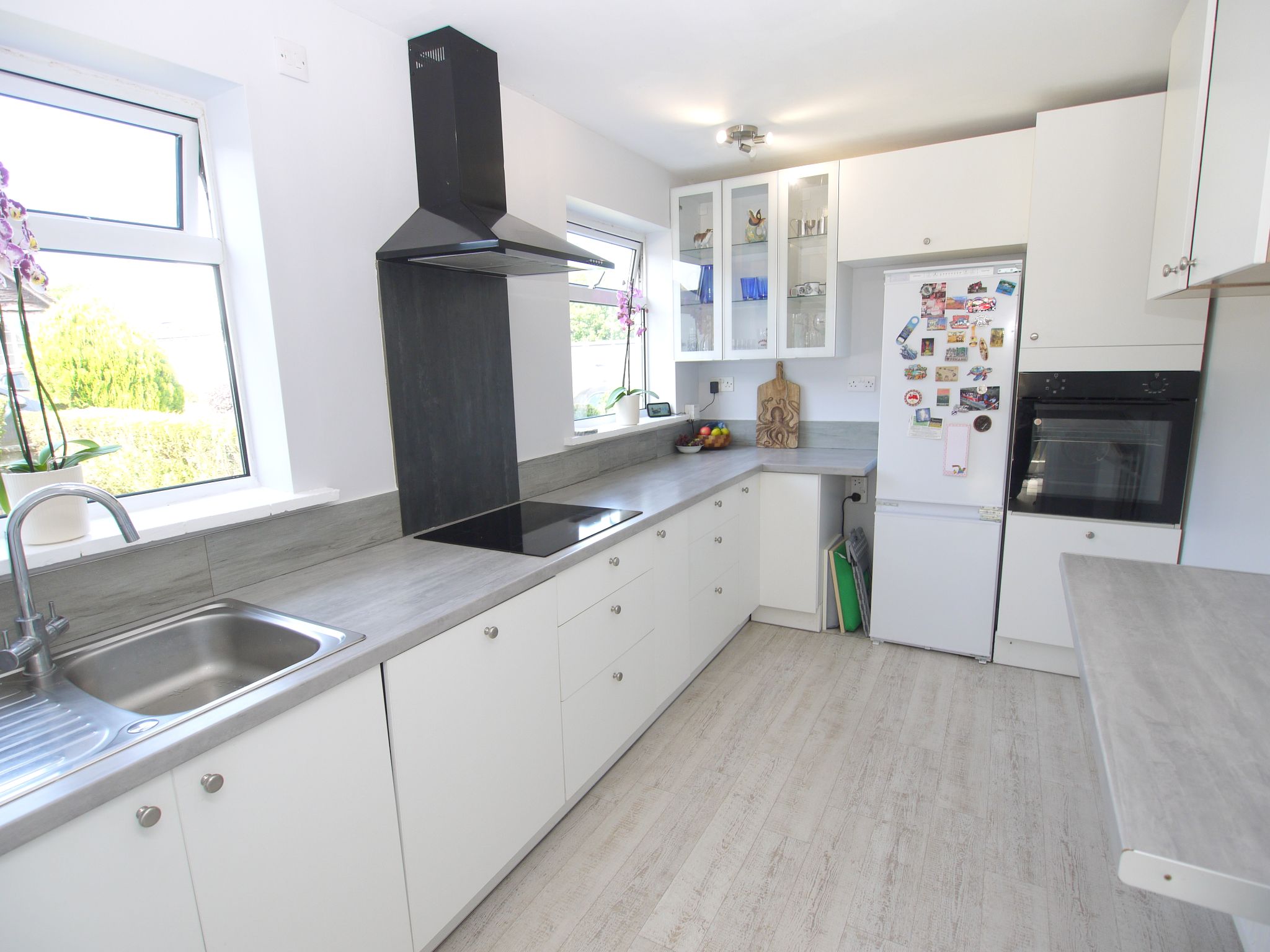 3 bedroom semi-detached house For Sale in Sevenoaks - Photograph 3