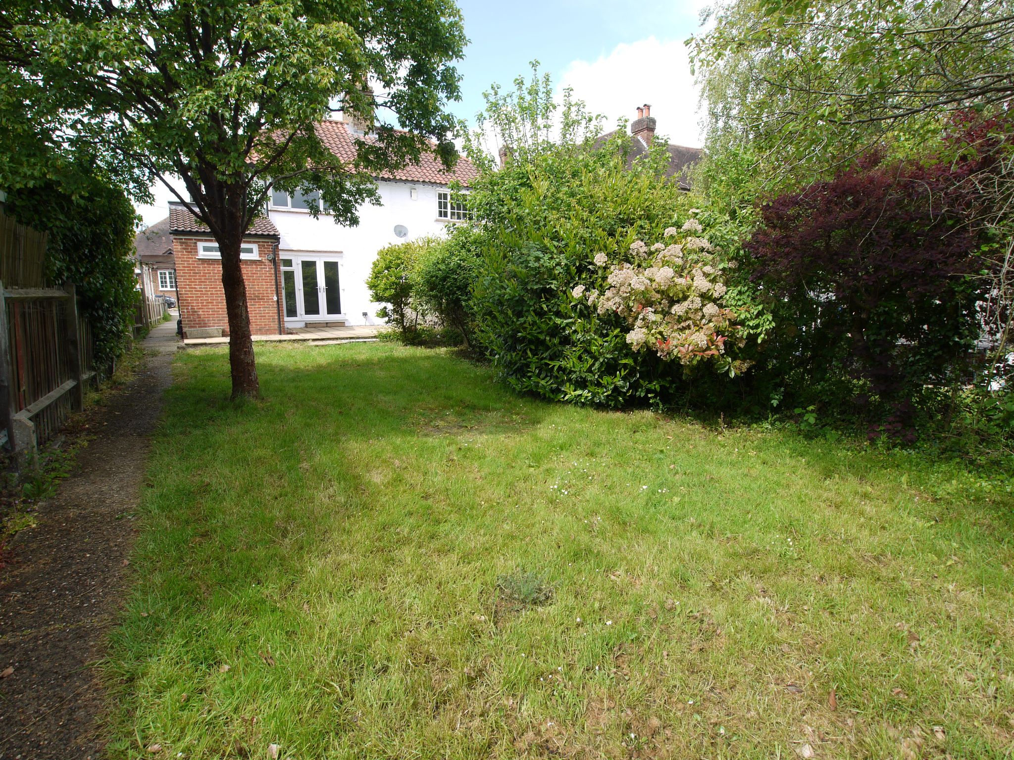 3 bedroom semi-detached house For Sale in Sevenoaks - Photograph 8