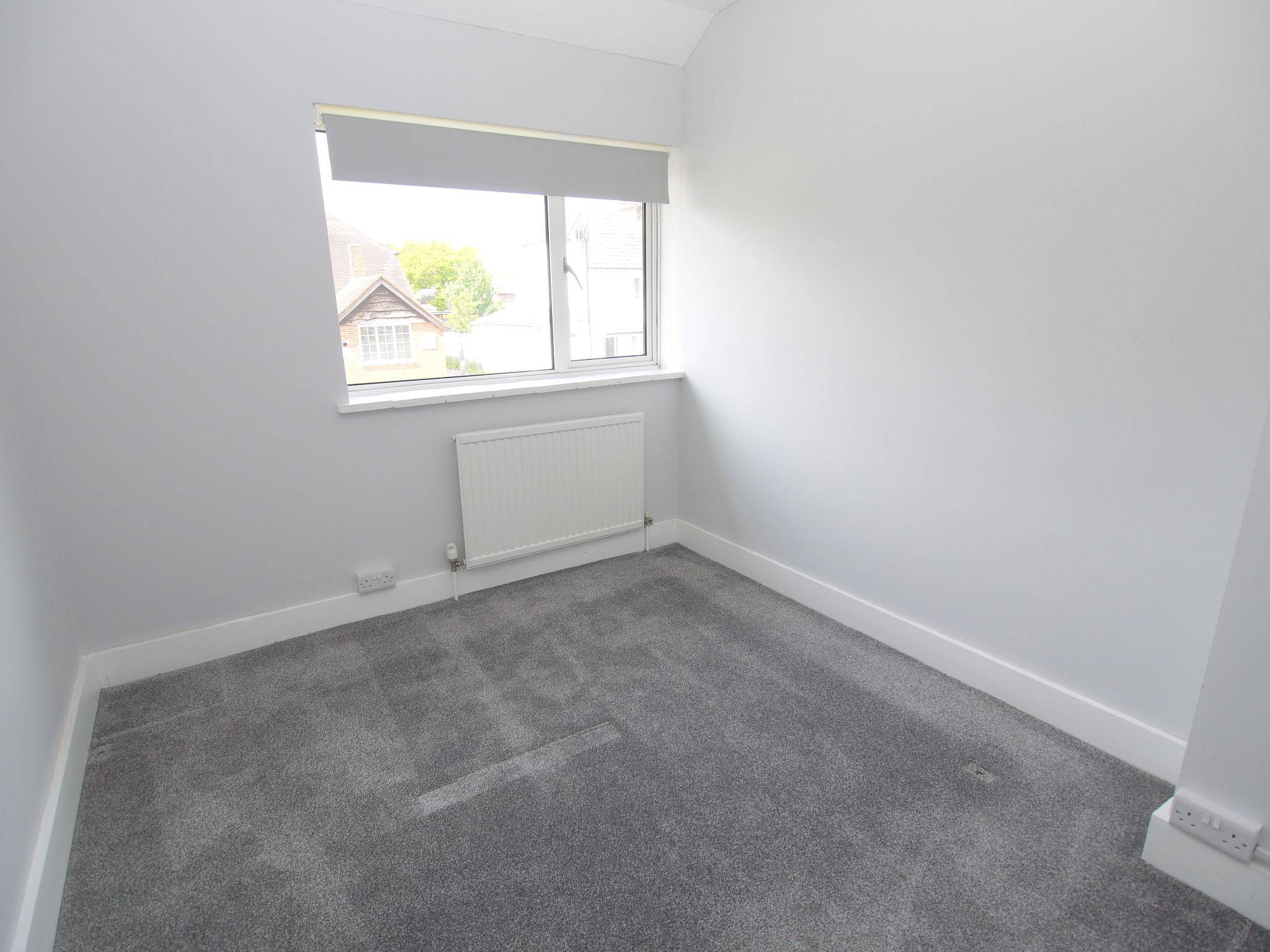 3 bedroom semi-detached house For Sale in Sevenoaks - Photograph 5