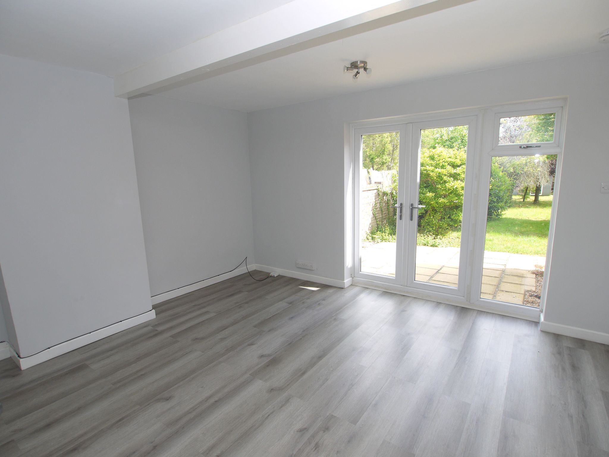 3 bedroom semi-detached house For Sale in Sevenoaks - Property photograph