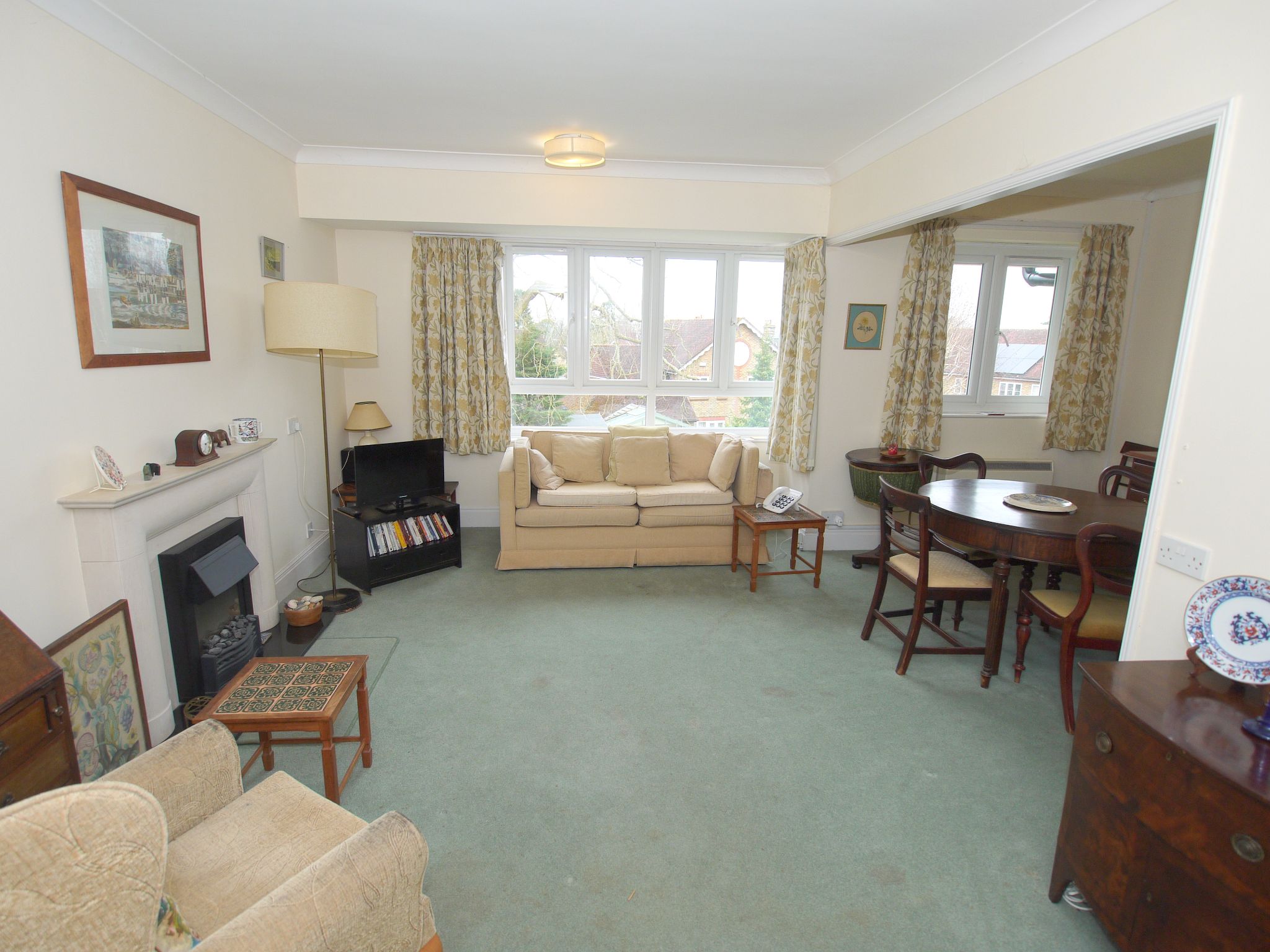 1 bedroom apartment Sold in Sevenoaks - Photograph 4