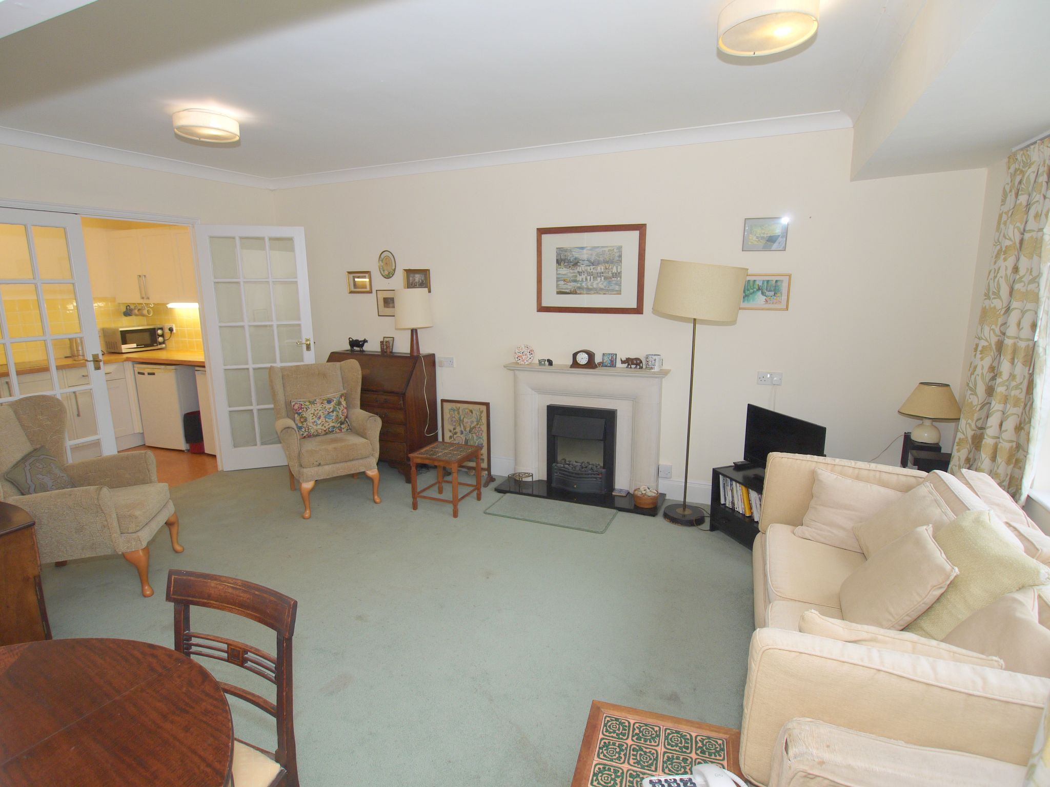 1 bedroom apartment Sold in Sevenoaks - Photograph 6