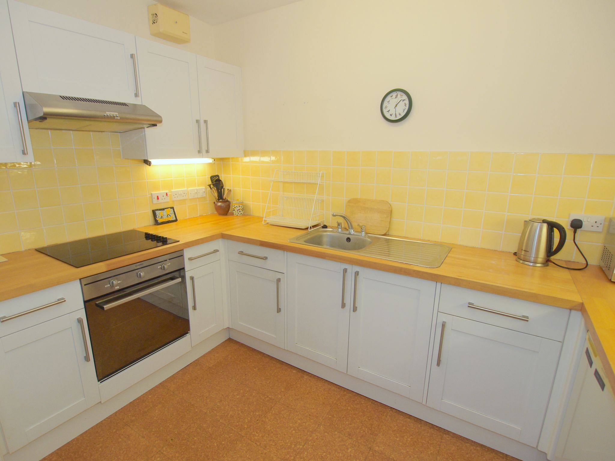 1 bedroom apartment Sold in Sevenoaks - Photograph 3