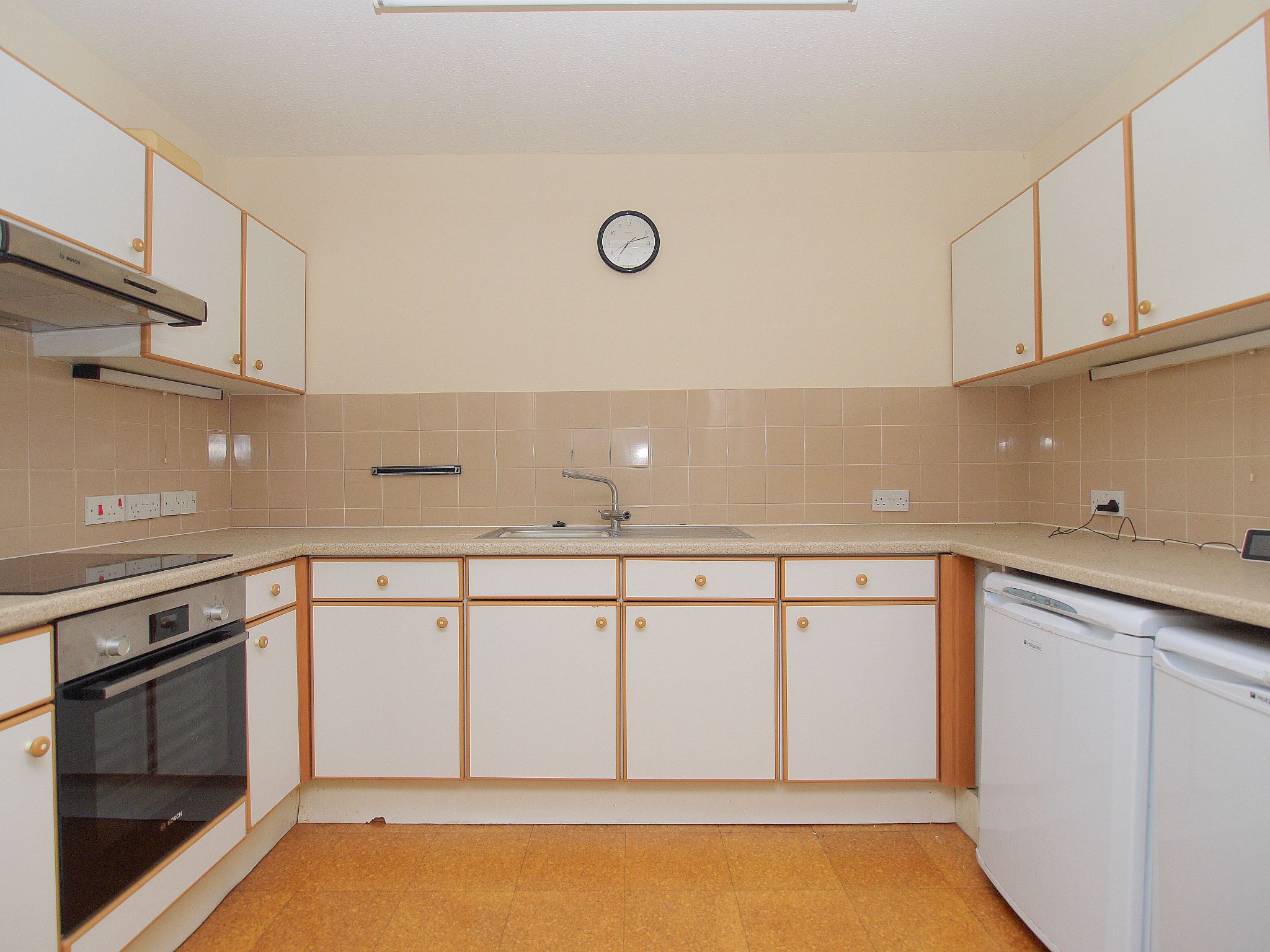 1 bedroom apartment Sold in Sevenoaks - Photograph 4