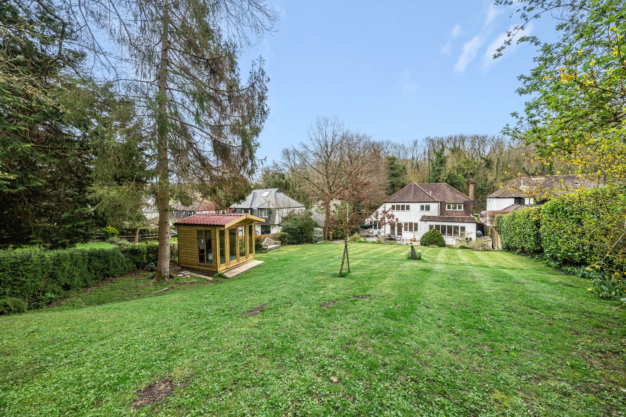 5 bedroom detached house Sold in Sevenoaks - Photograph 13