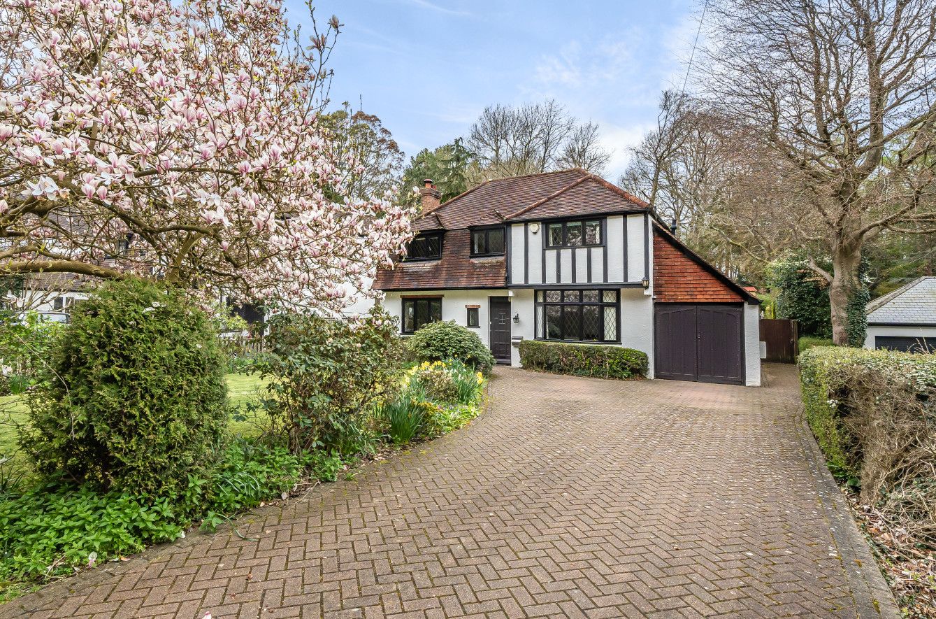 5 bedroom detached house Sold in Sevenoaks - Photograph 1