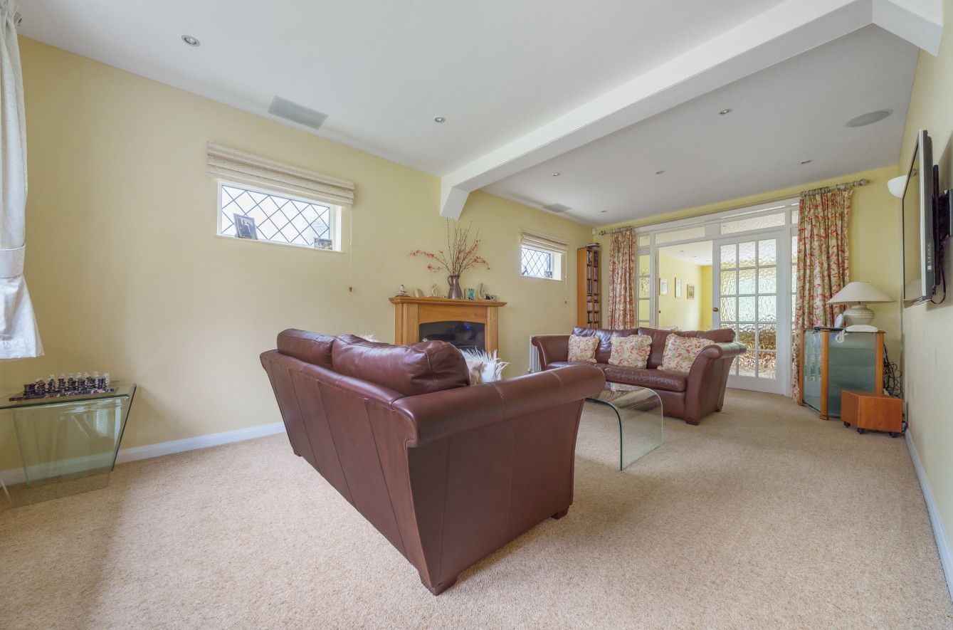 5 bedroom detached house Sold in Sevenoaks - Photograph 2