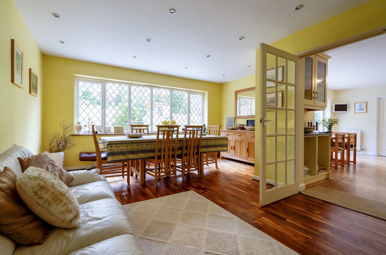 5 bedroom detached house Sold in Sevenoaks - Photograph 9