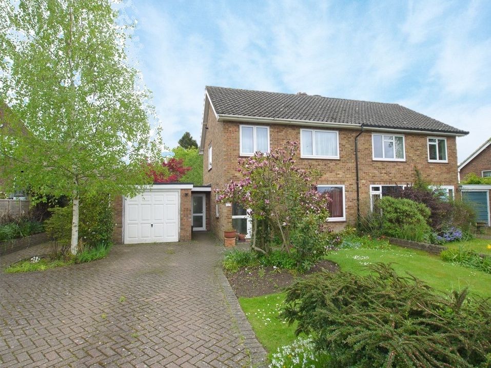4 bedroom semi-detached house Sold in Sevenoaks - Photograph 1